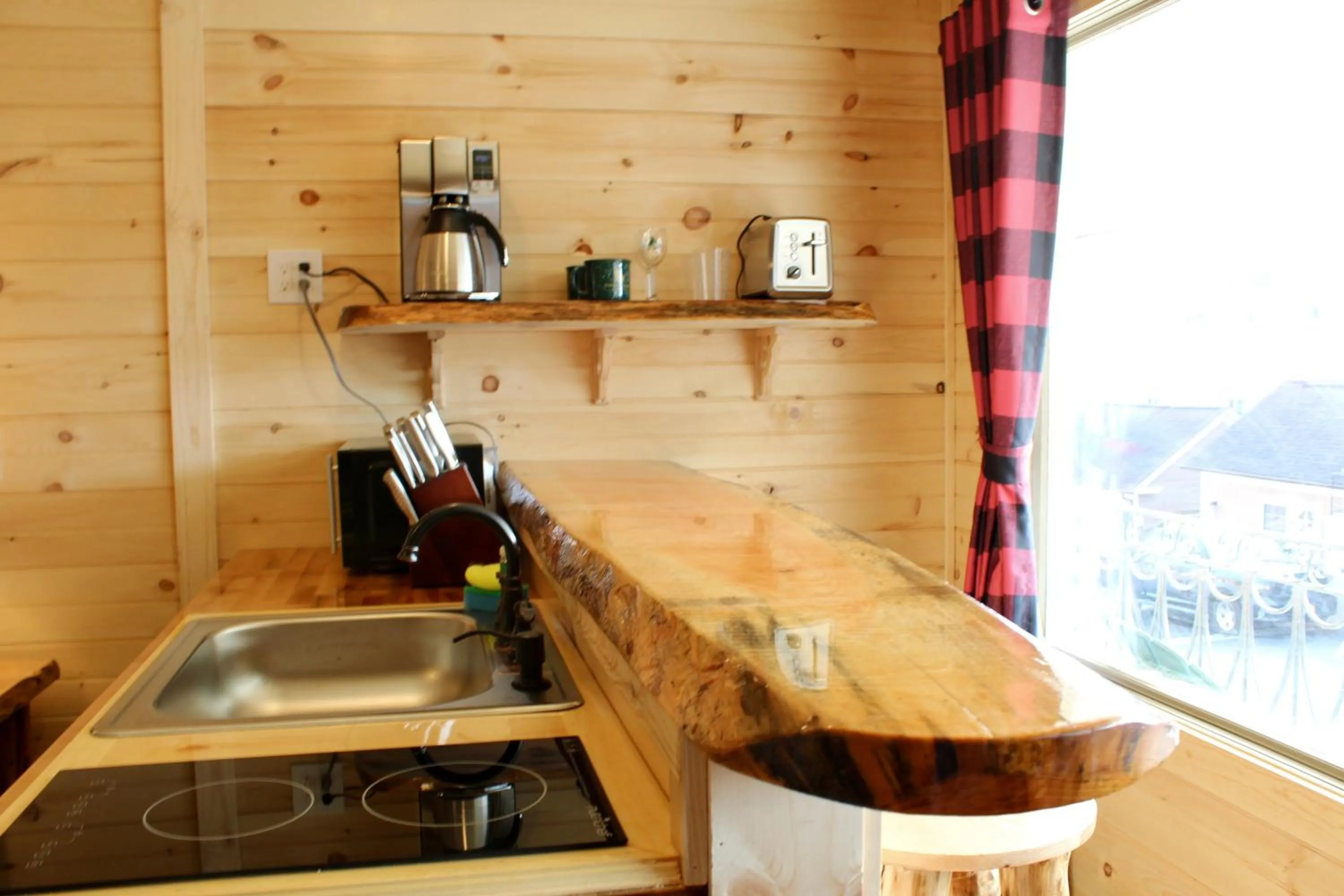 The Sundowner on Lake George