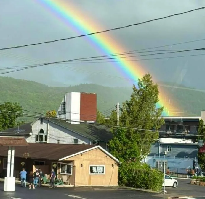 The Sundowner on Lake George