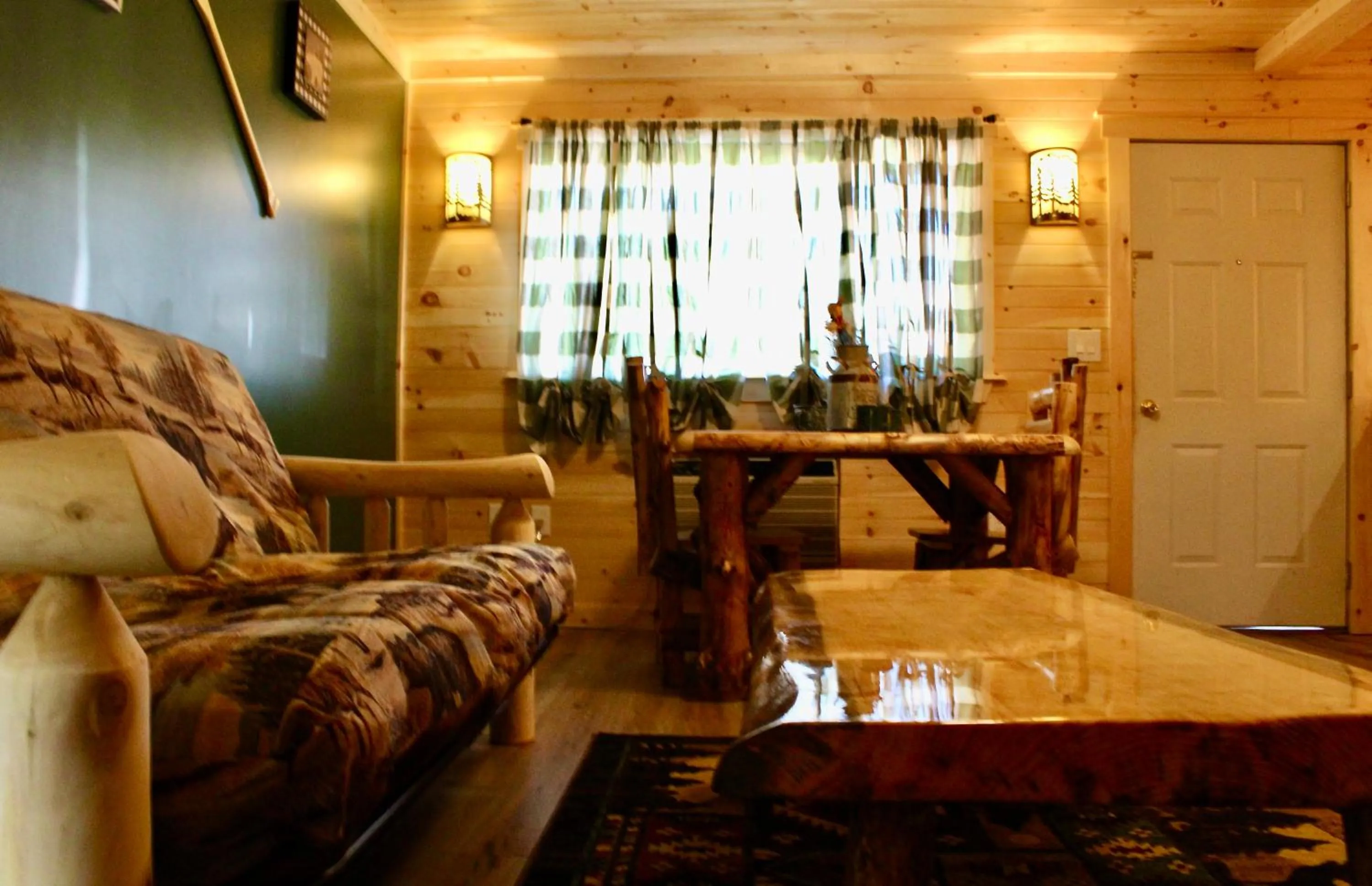 The Sundowner on Lake George