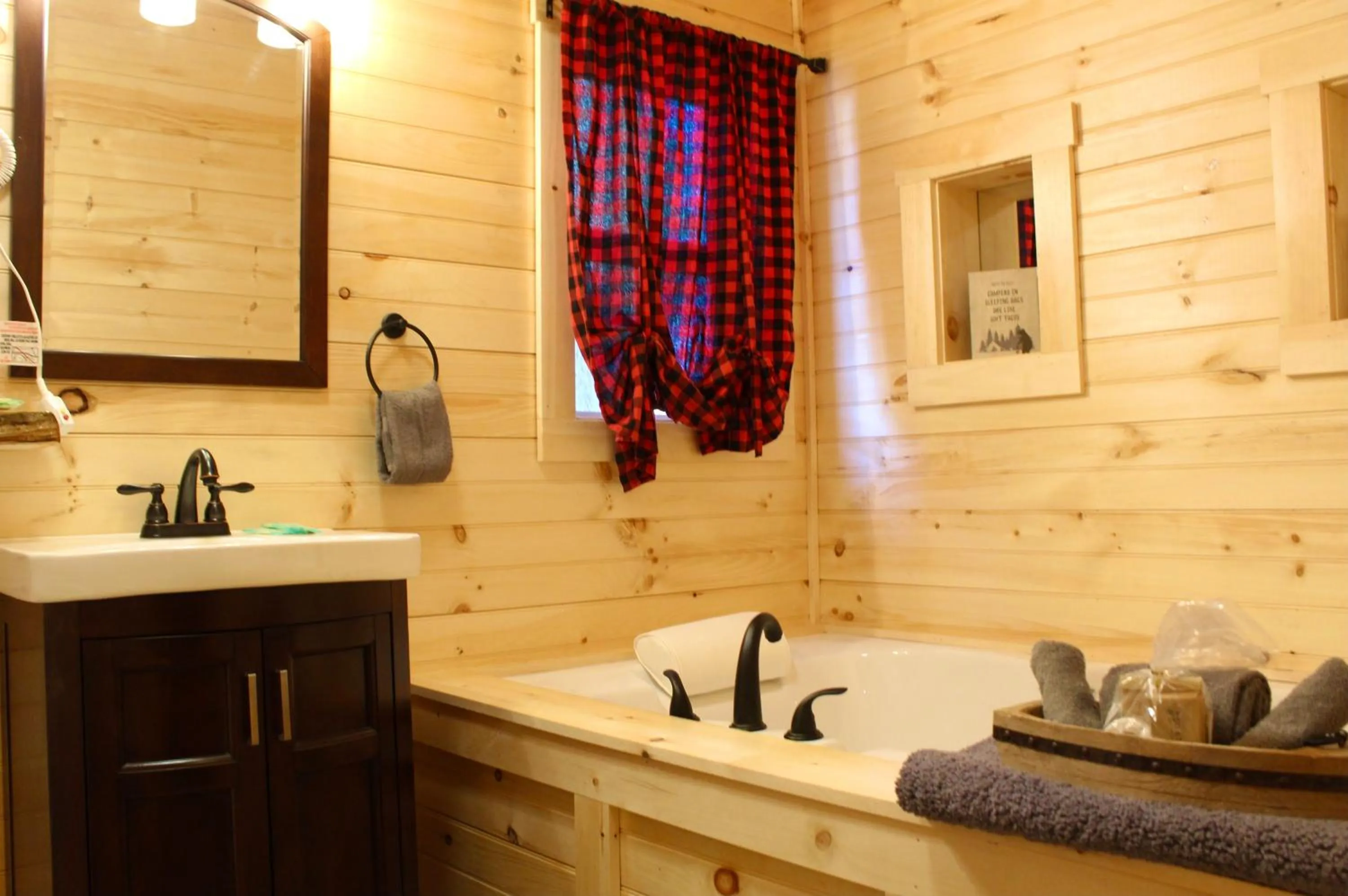 The Sundowner on Lake George