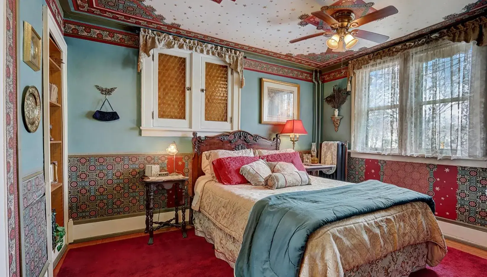 Queen Bed 2 Room Spa Bath in Schuster Mansion Bed & Breakfast Queen Bed 2 Room Spa Bath in Schuster Mansion Bed & Breakfast