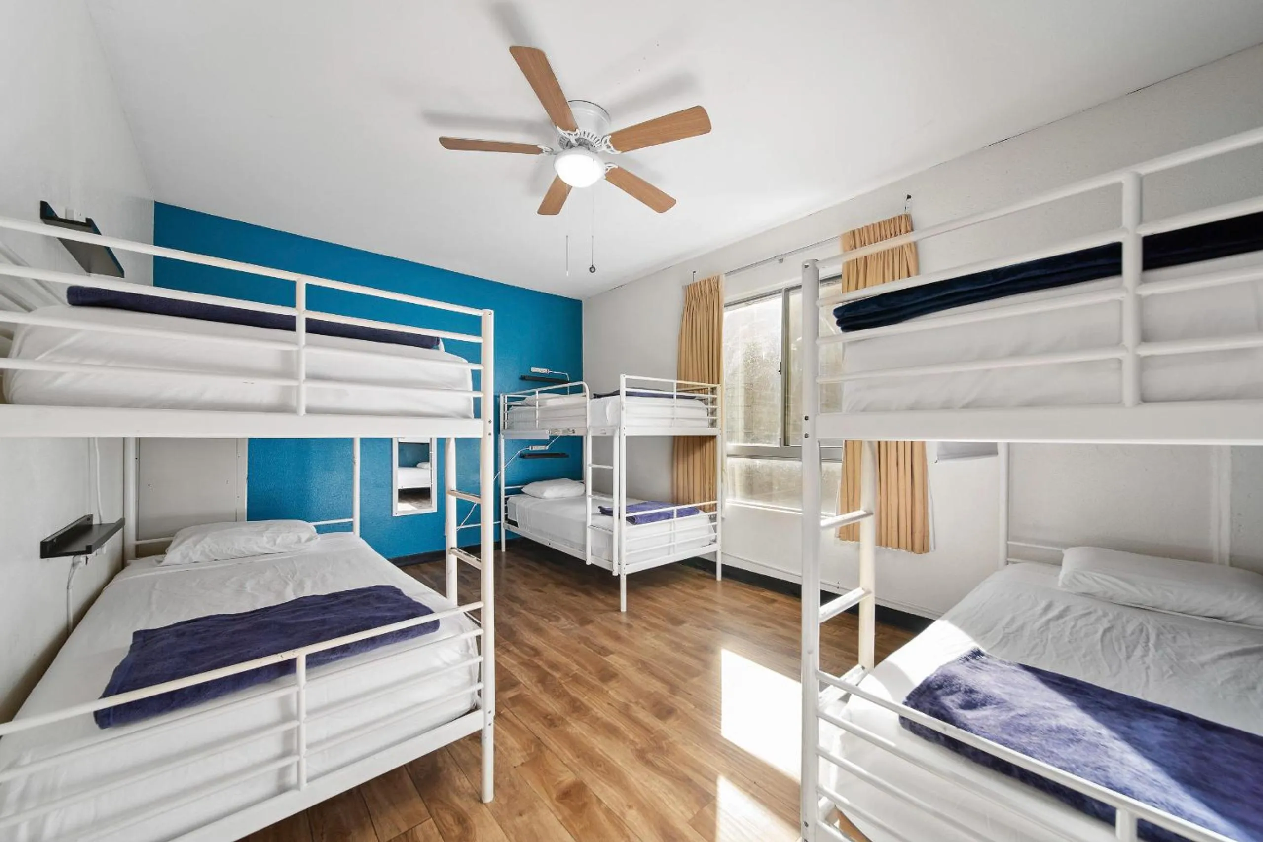 Bed in Samesun Hollywood Hotel & Hostel