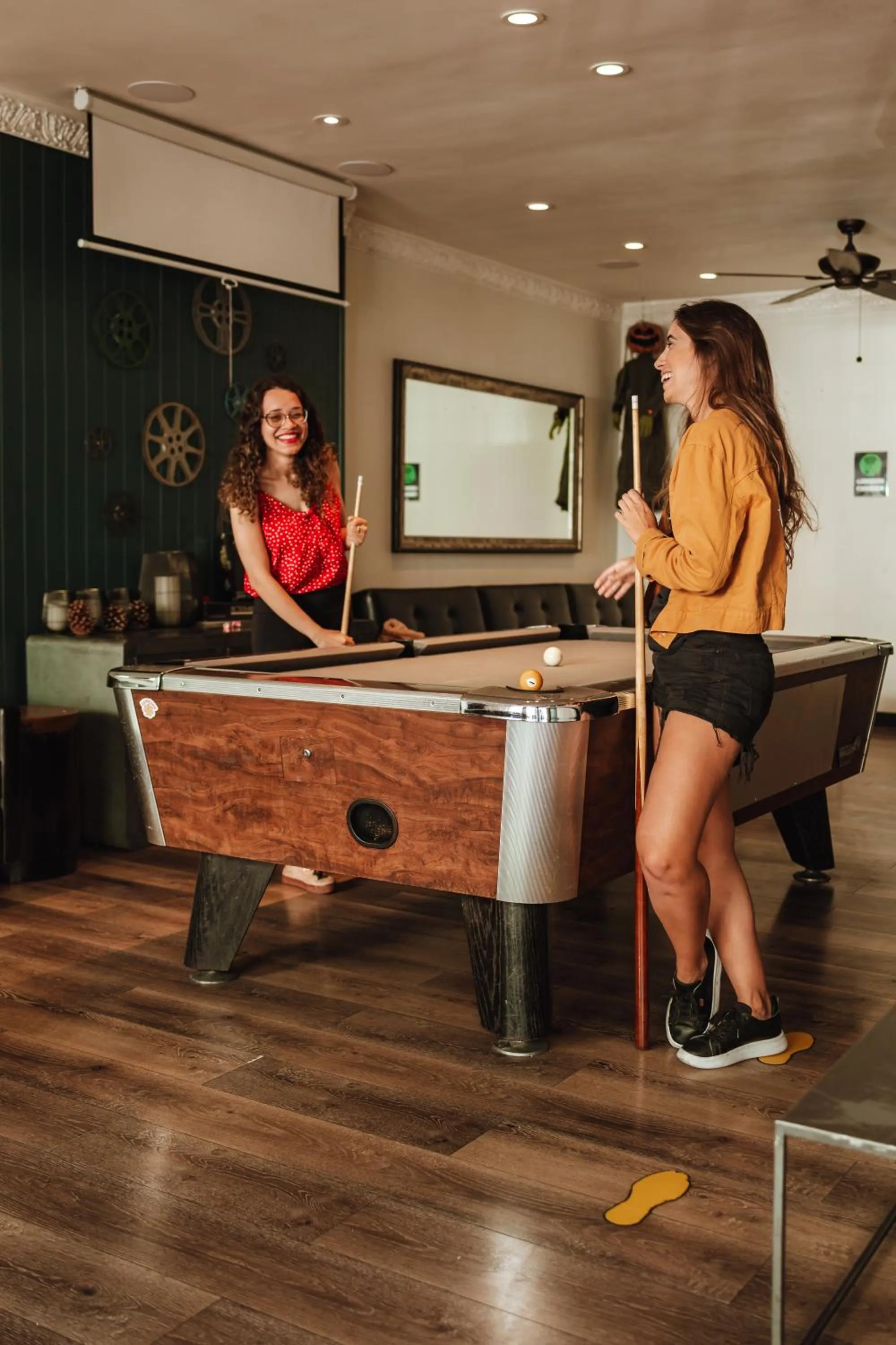 Billiard in Samesun Hollywood Hotel & Hostel