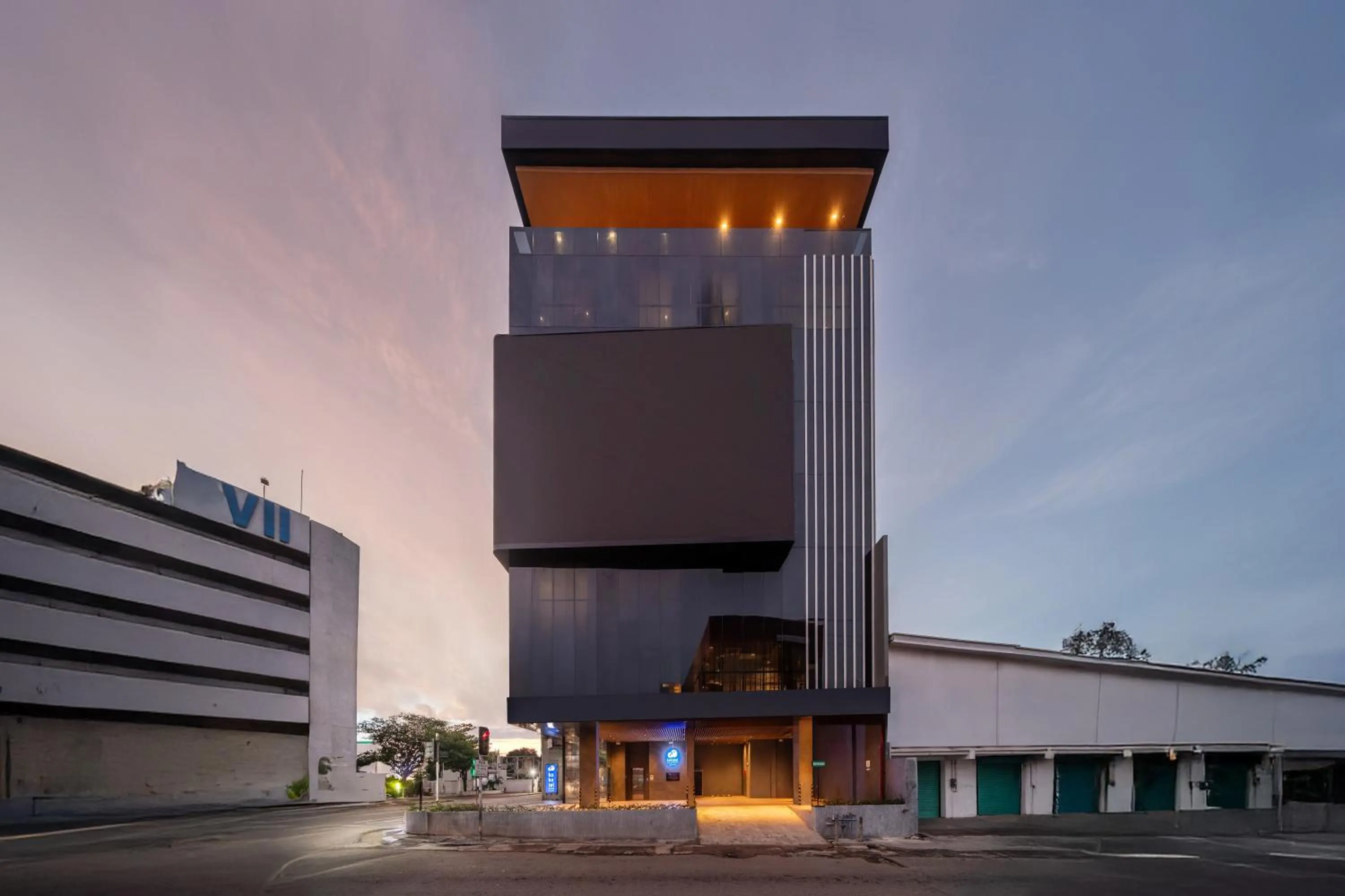 Property building in Kokotel Cebu Adira