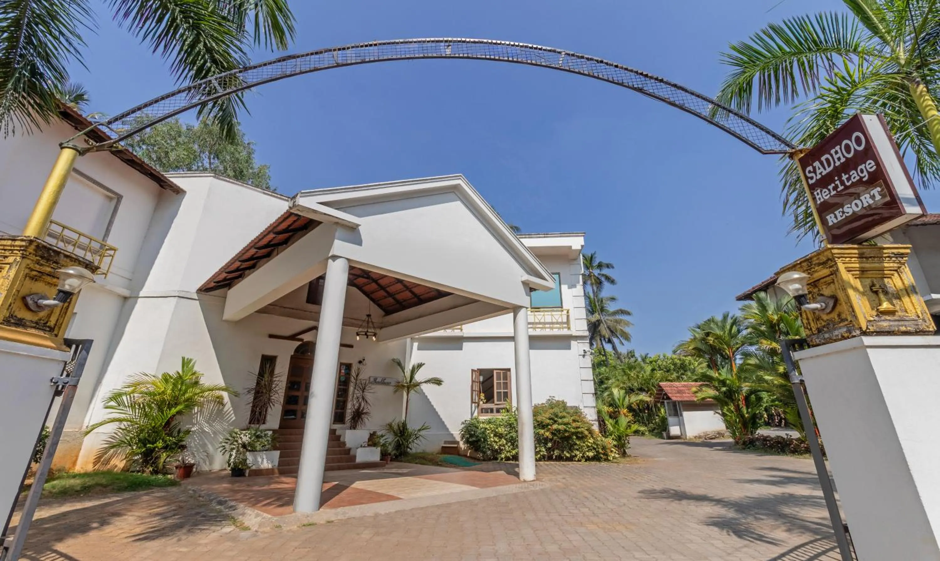 Property building in Treebo Sadhoo Heritage