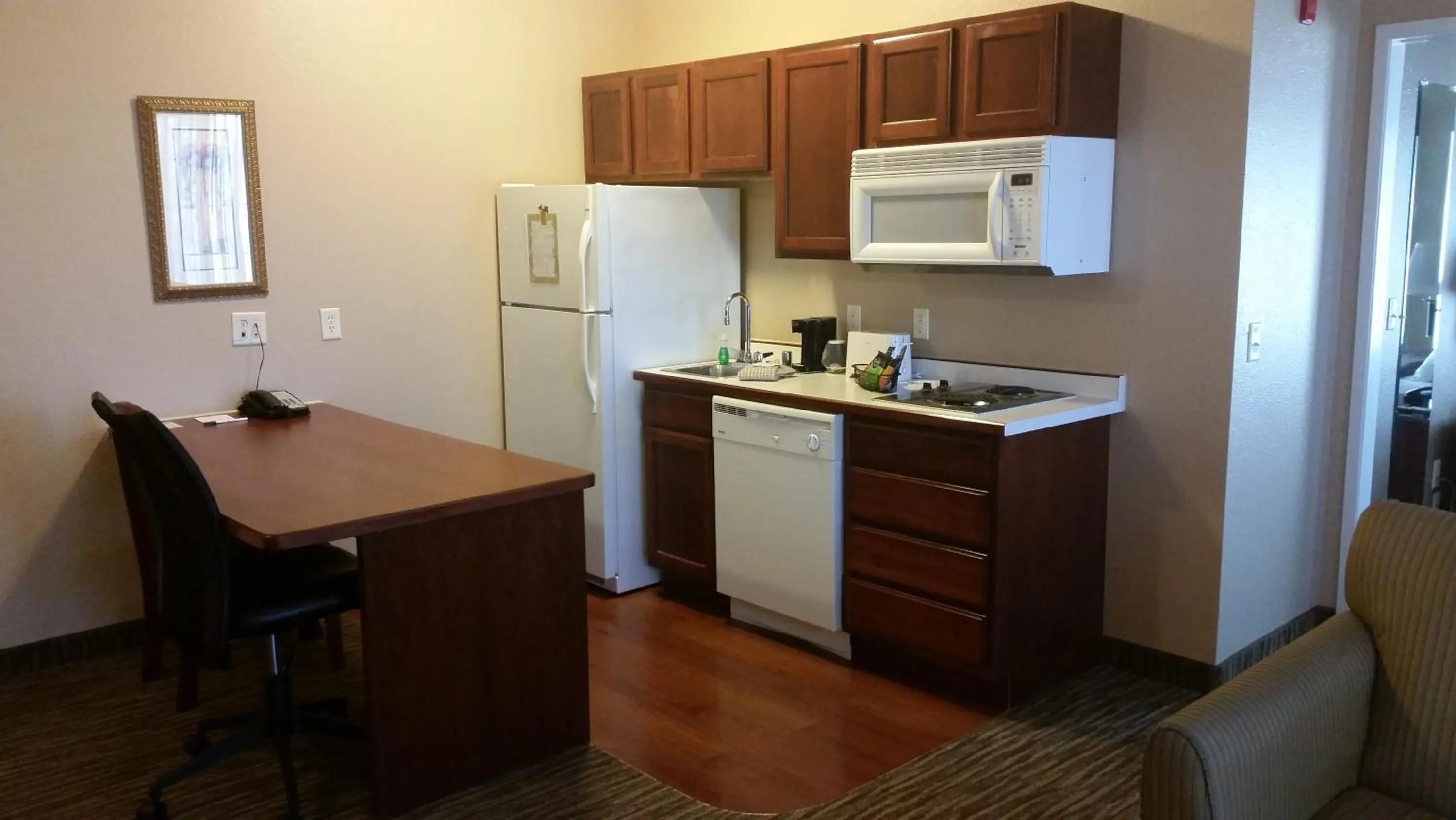 GrandStay Residential Suites Hotel - Eau Claire