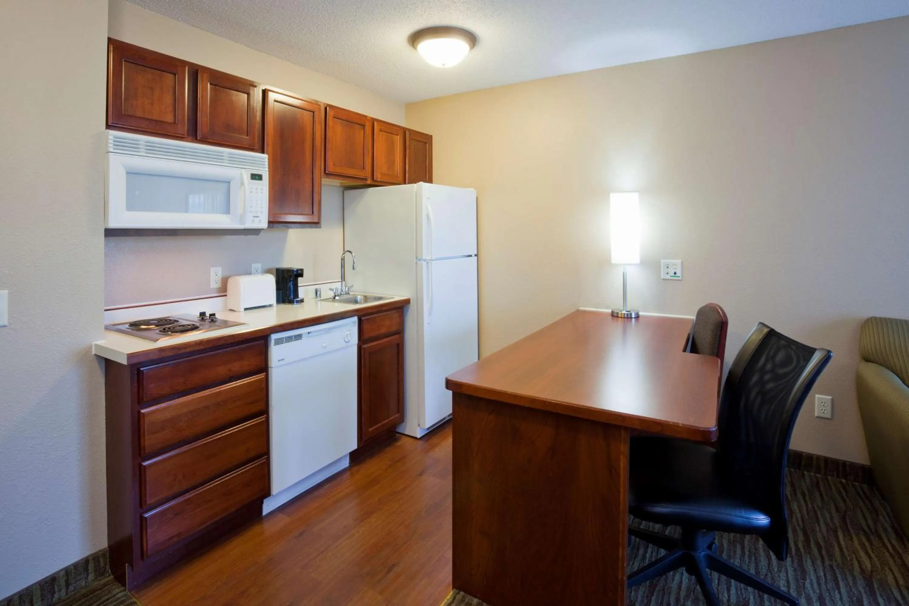 GrandStay Residential Suites Hotel - Eau Claire