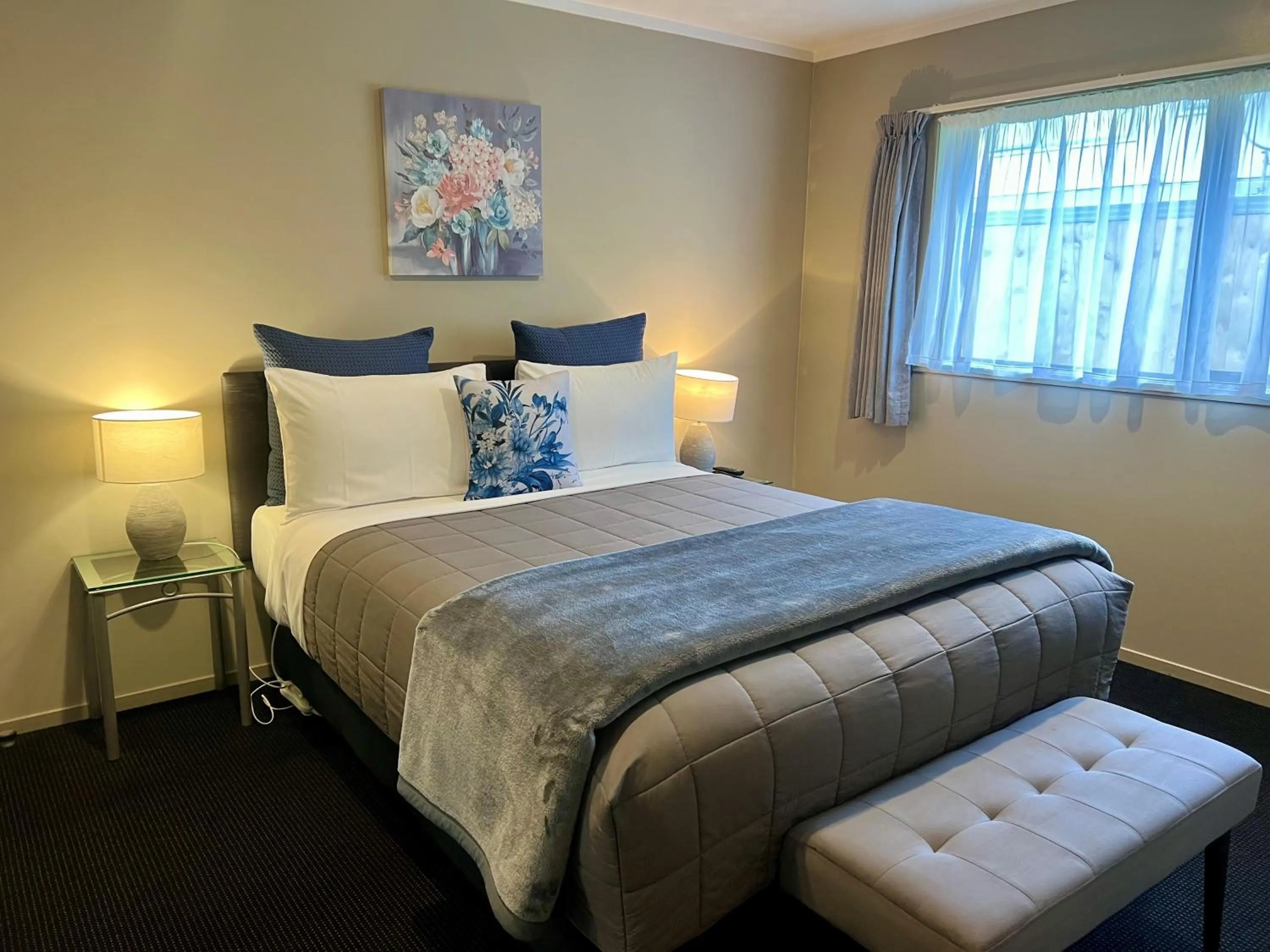 Bedroom, Bed in Ashbrook Motel Taupo