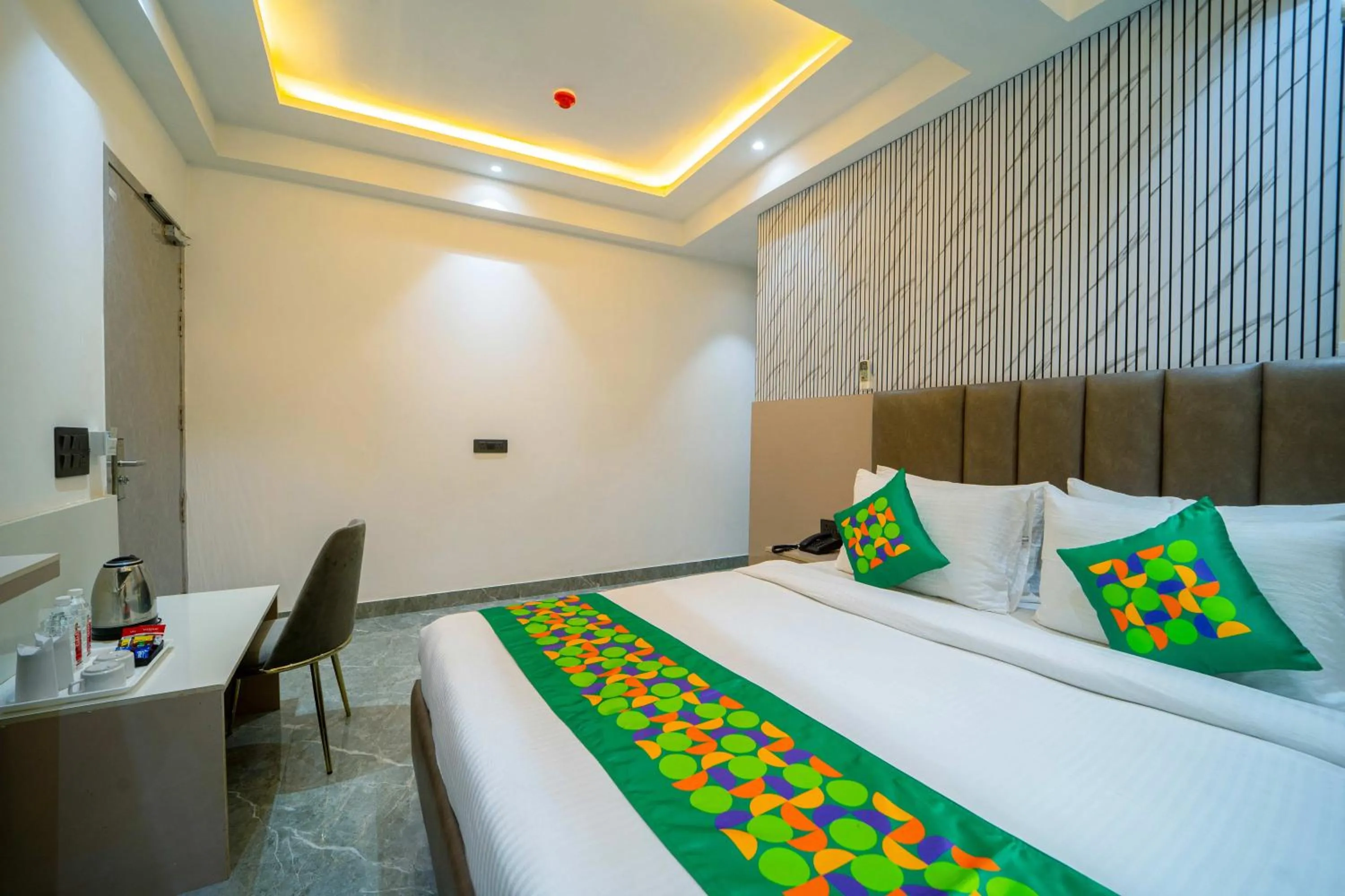 Bedroom, Bed in Treebo Gemstone