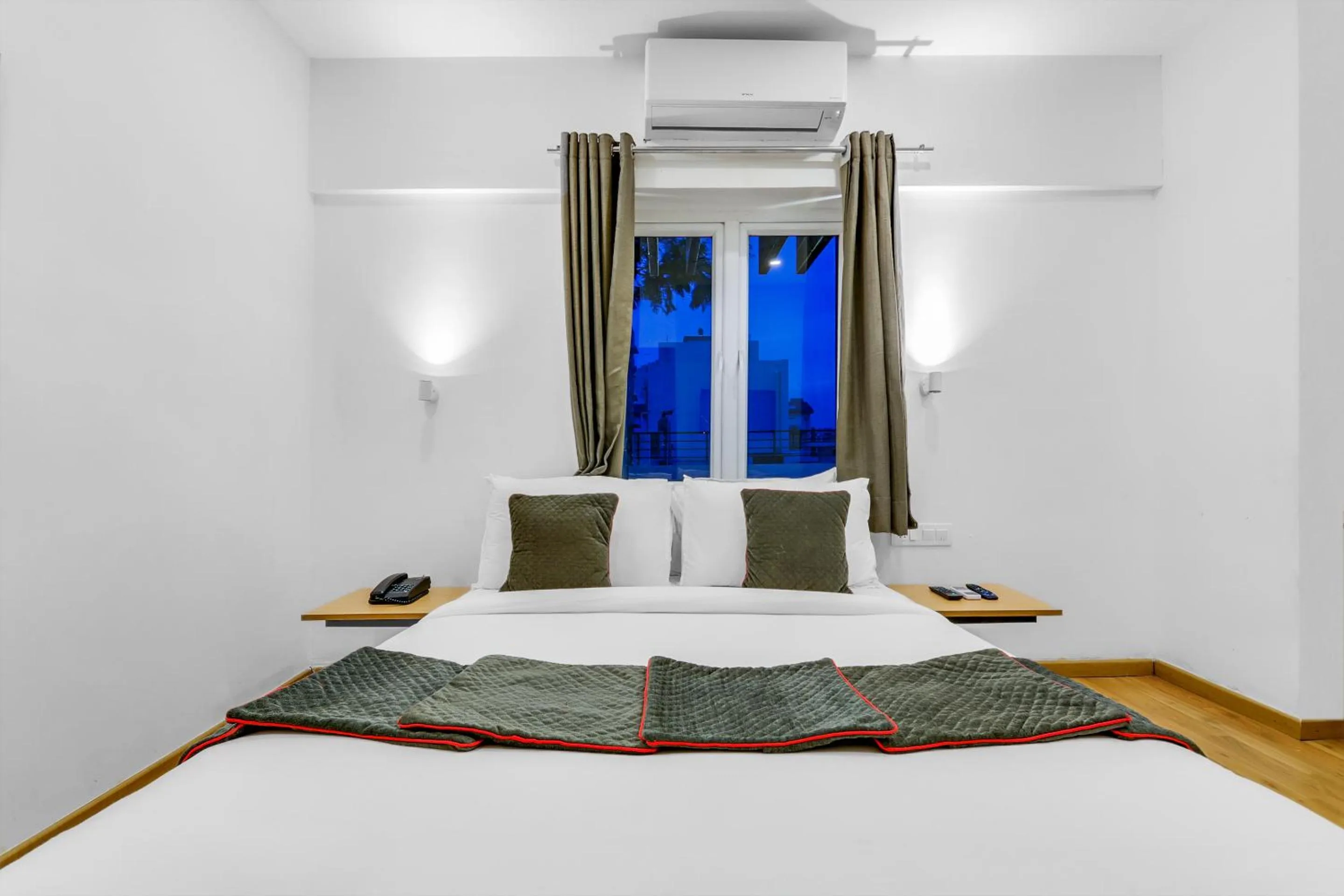 Bedroom, Bed in Townhouse Welcome INN