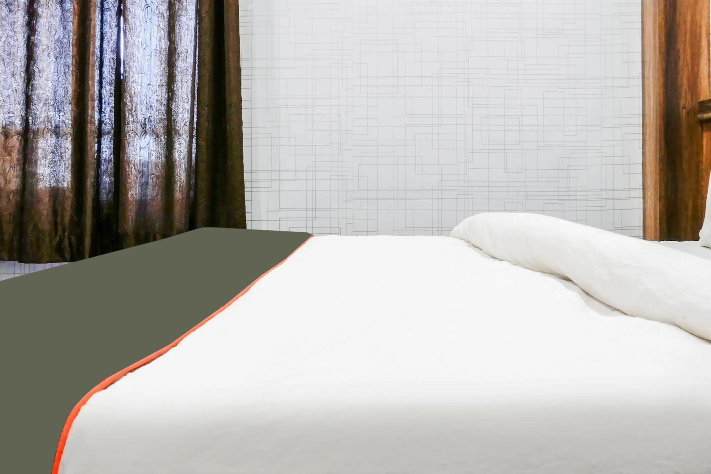 Bedroom, Bed in Super Collection O Hotel Day & Night