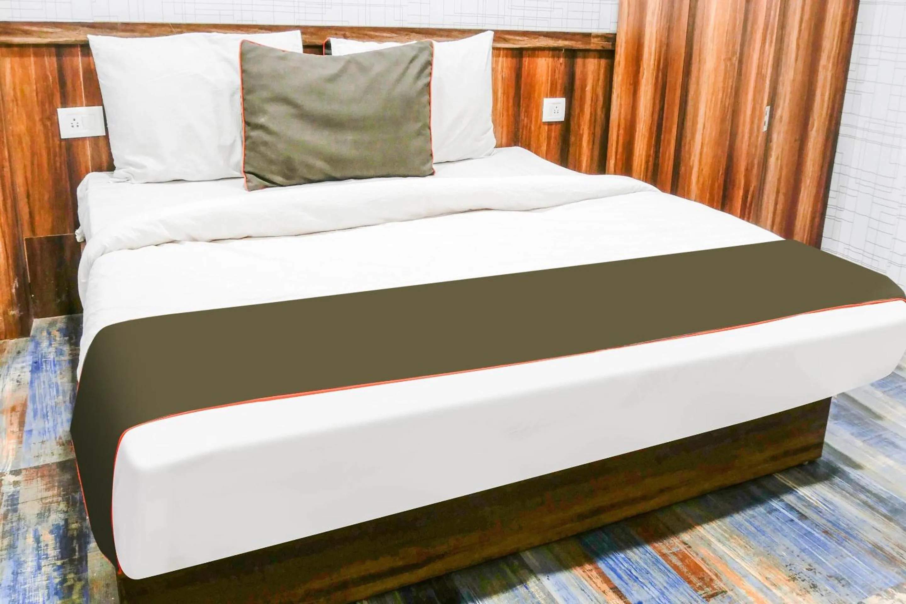 Bedroom, Bed in Super Collection O Hotel Day & Night