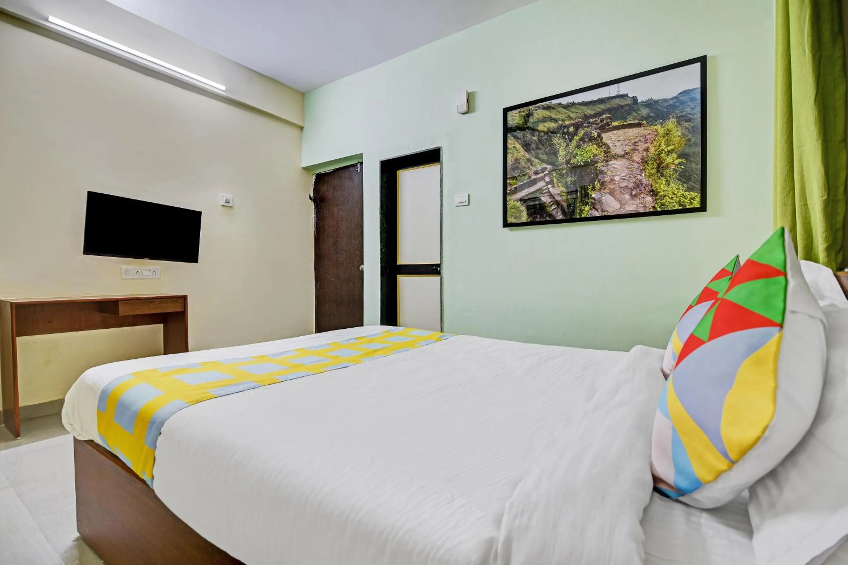 Bedroom, Bed in Hotel O Saiinn