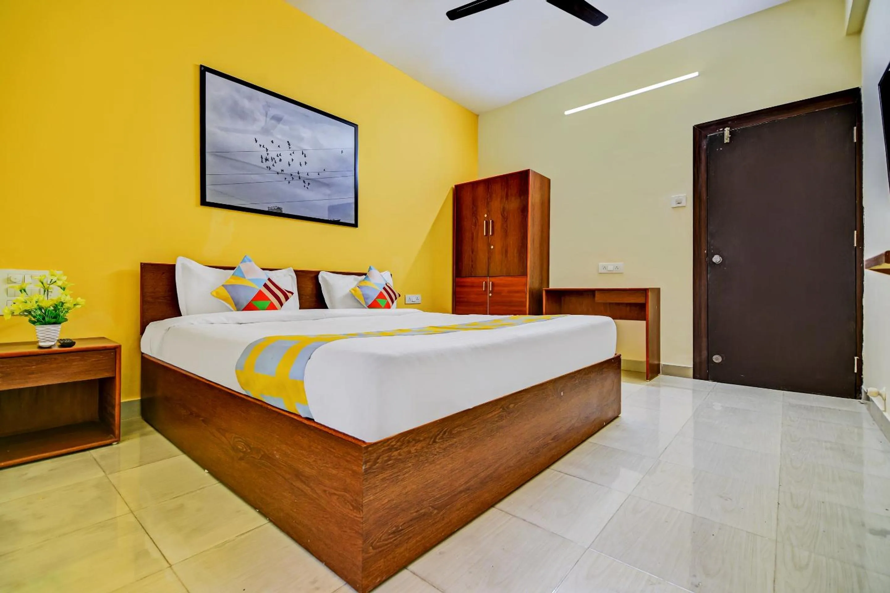 Bedroom, Bed in Hotel O Saiinn