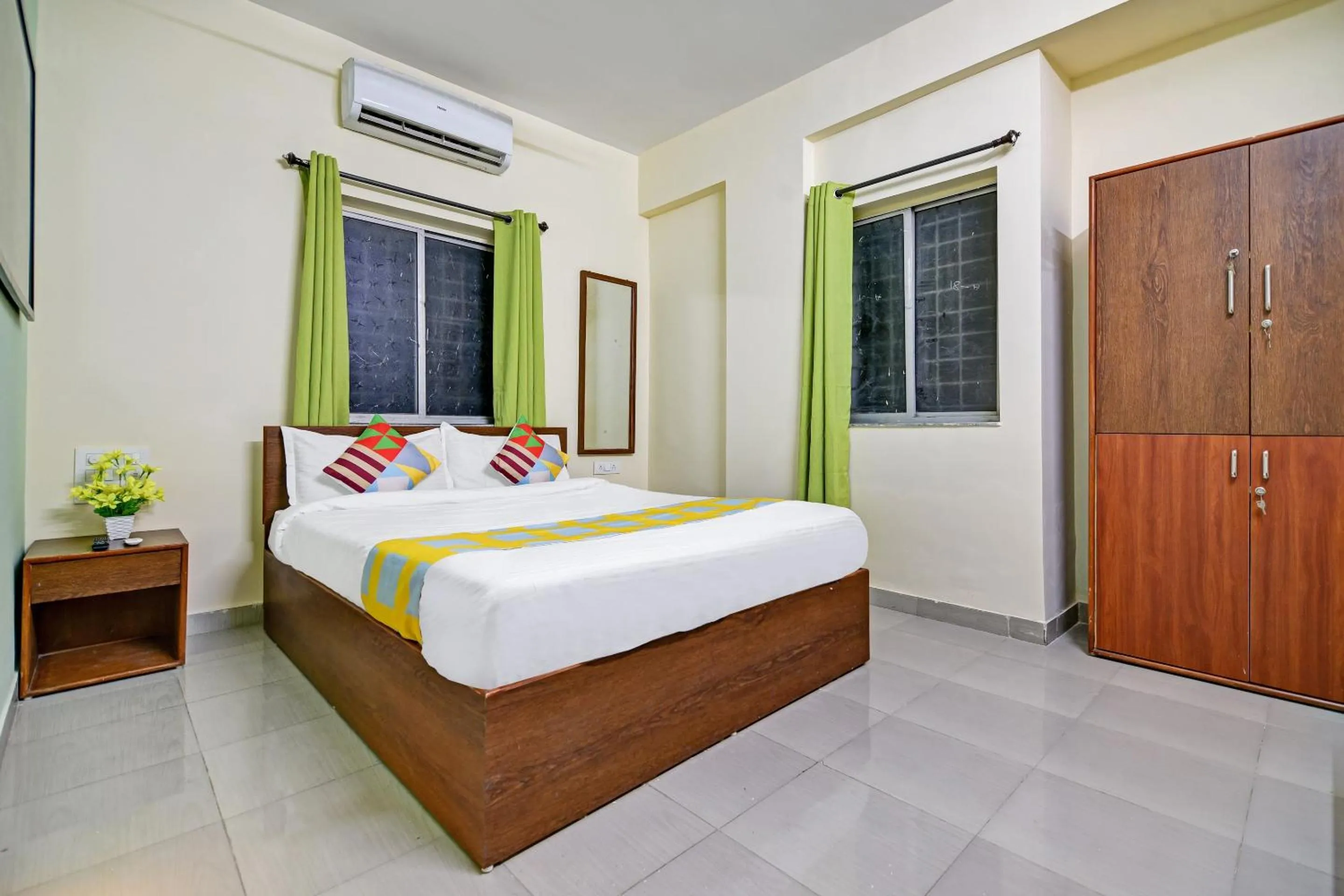 Bedroom, Bed in Hotel O Saiinn