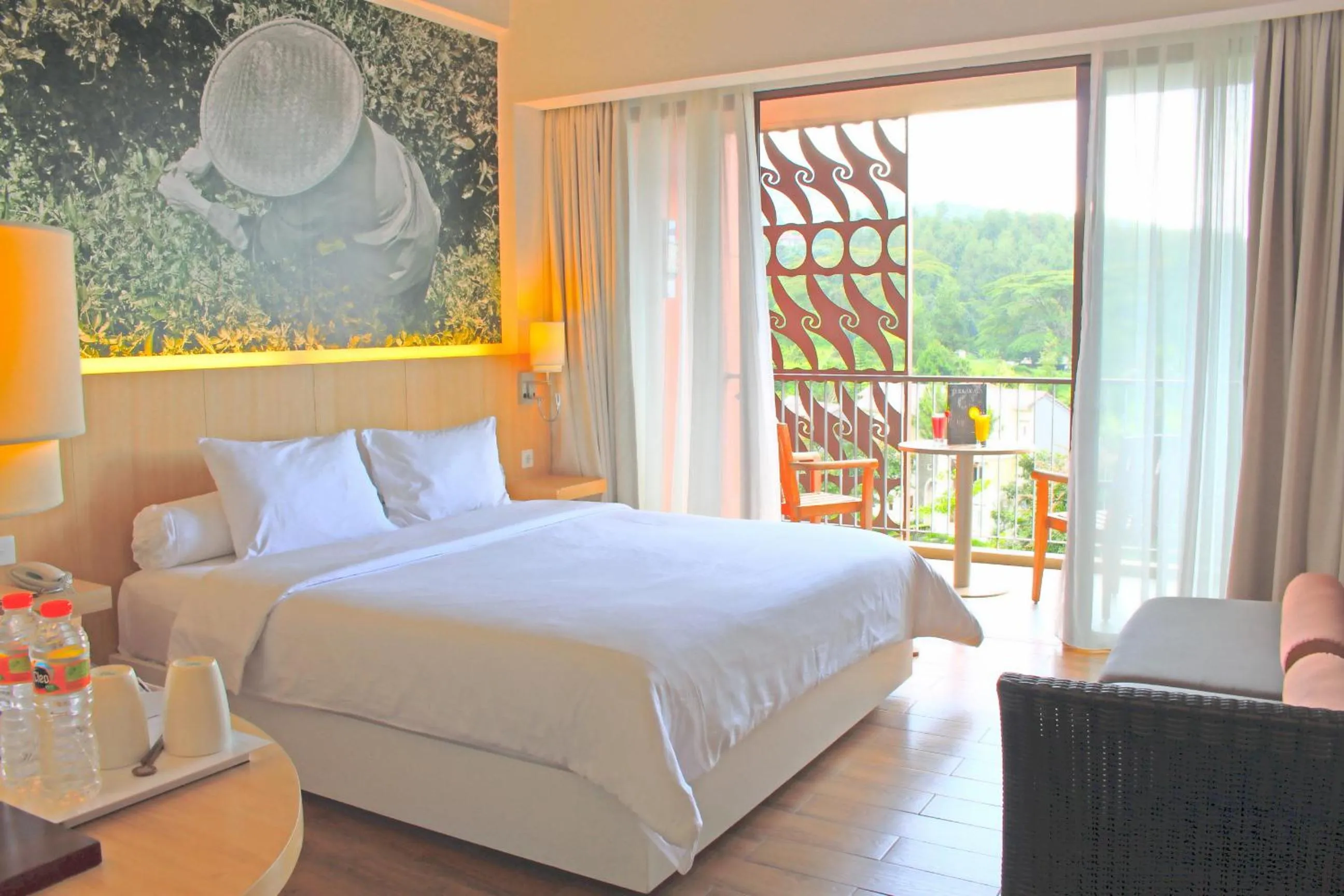 Bed in Pesona Alam Resort & Spa