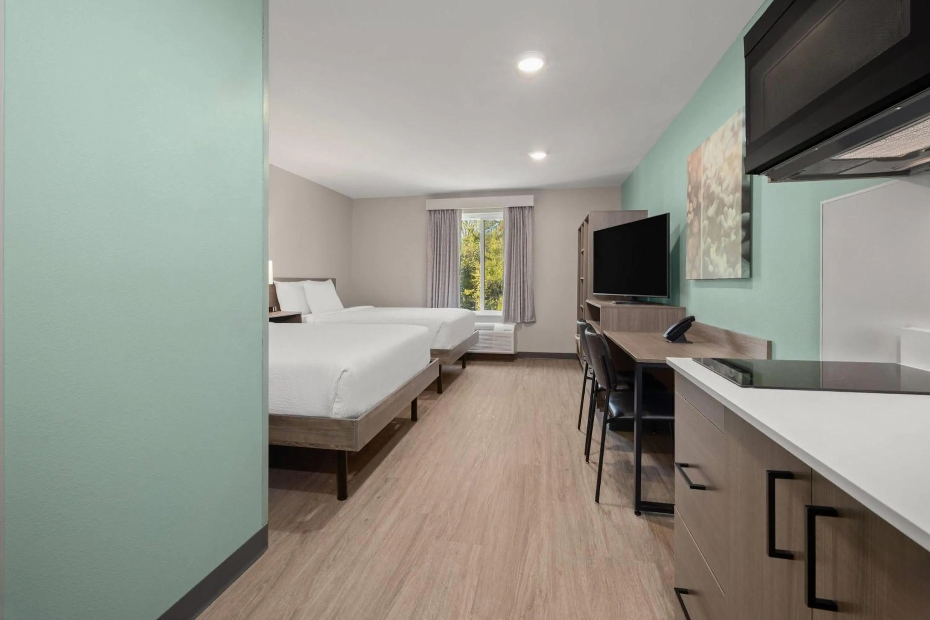 Bed in ECHO Suites Extended Stay by Wyndham Johnson City Medical CR