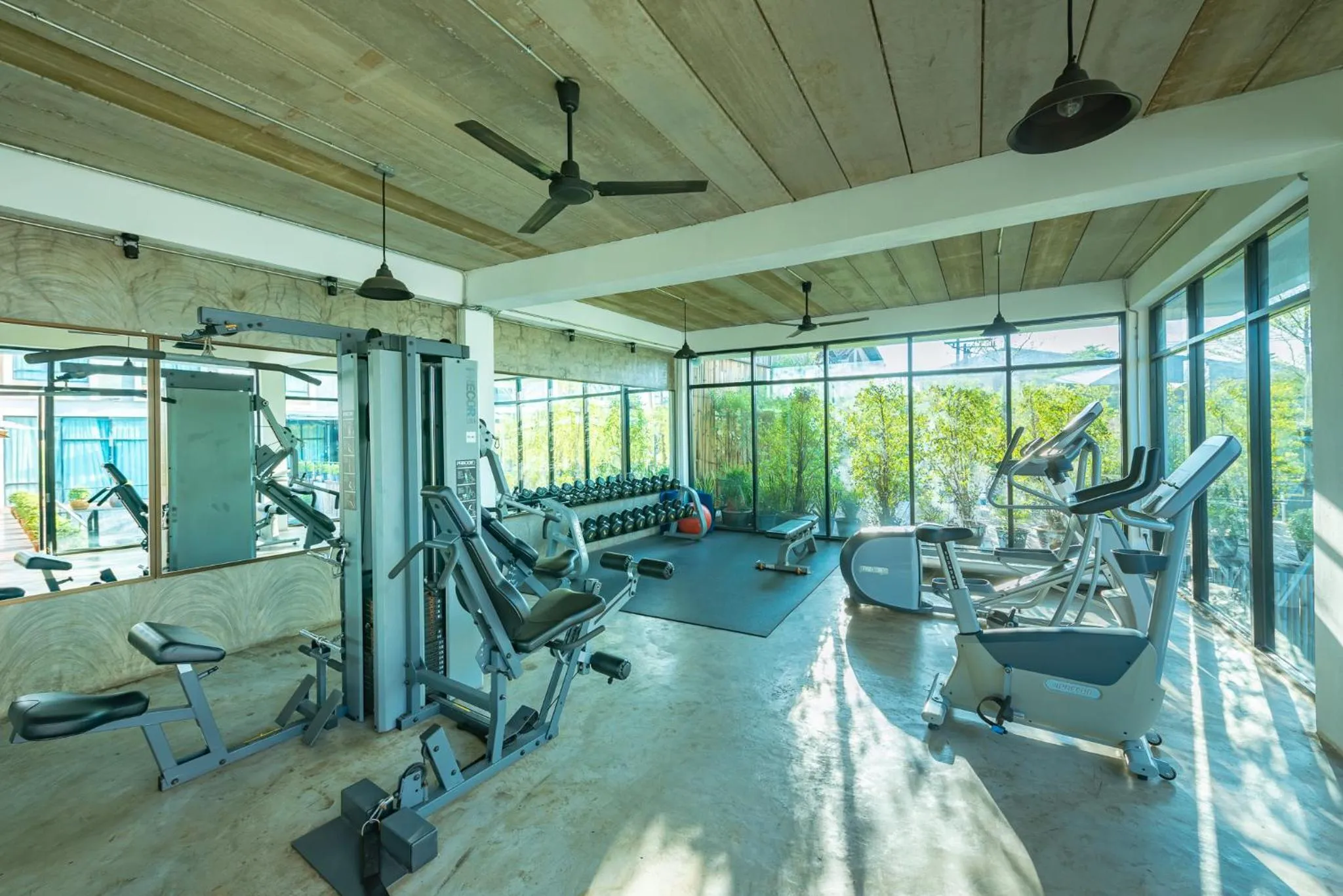 Fitness centre/facilities in S Park Design Hotel