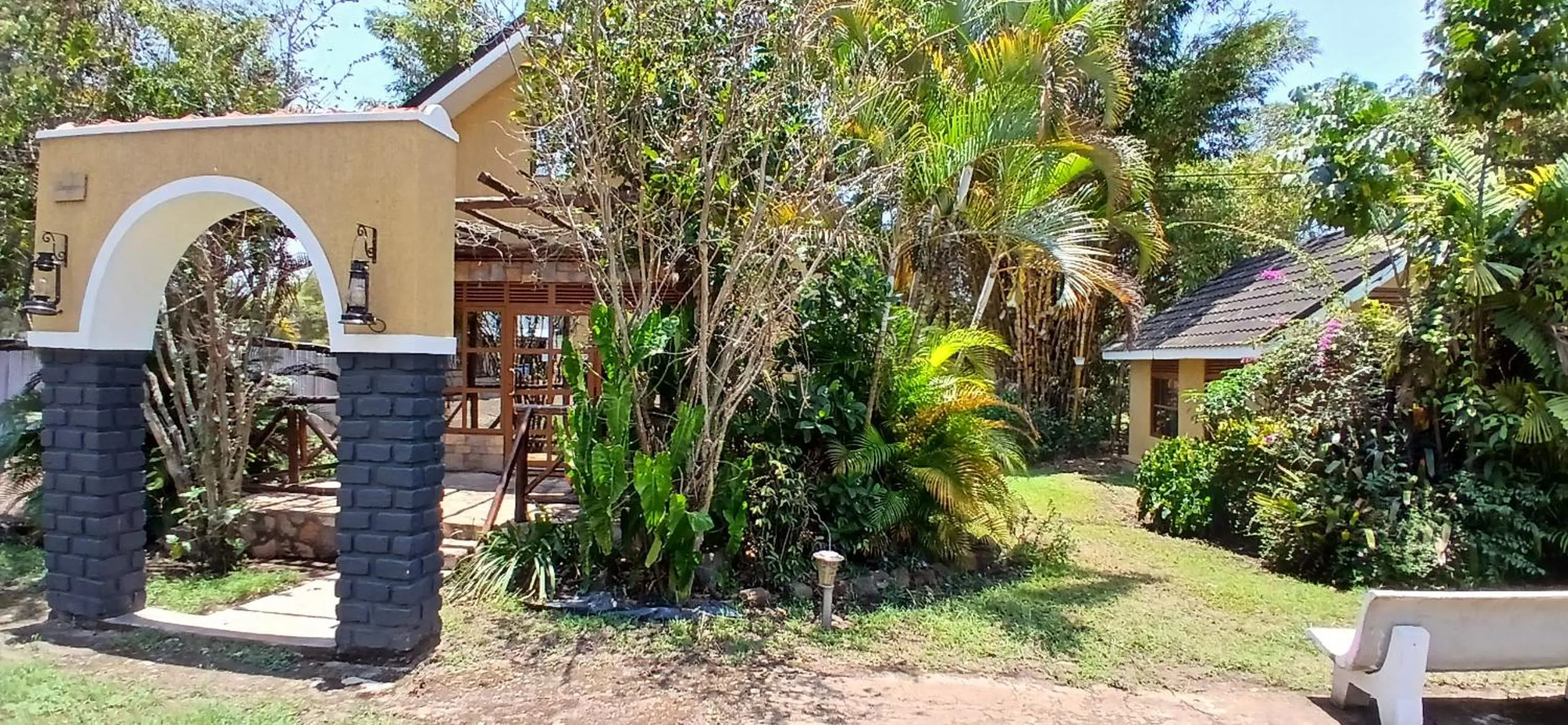 Property building in Explorer Resort & Marina