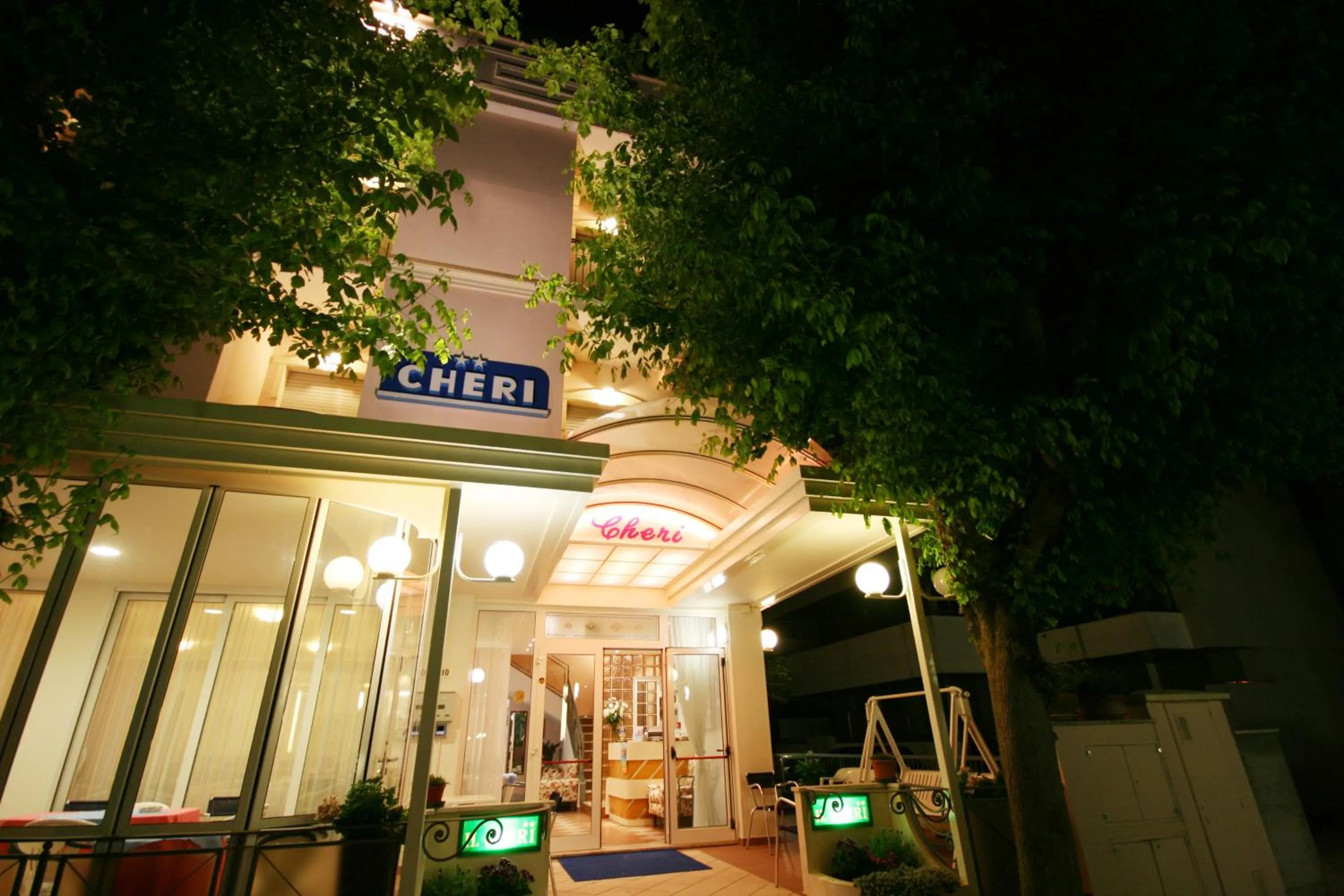 Facade/entrance in Hotel Cheri