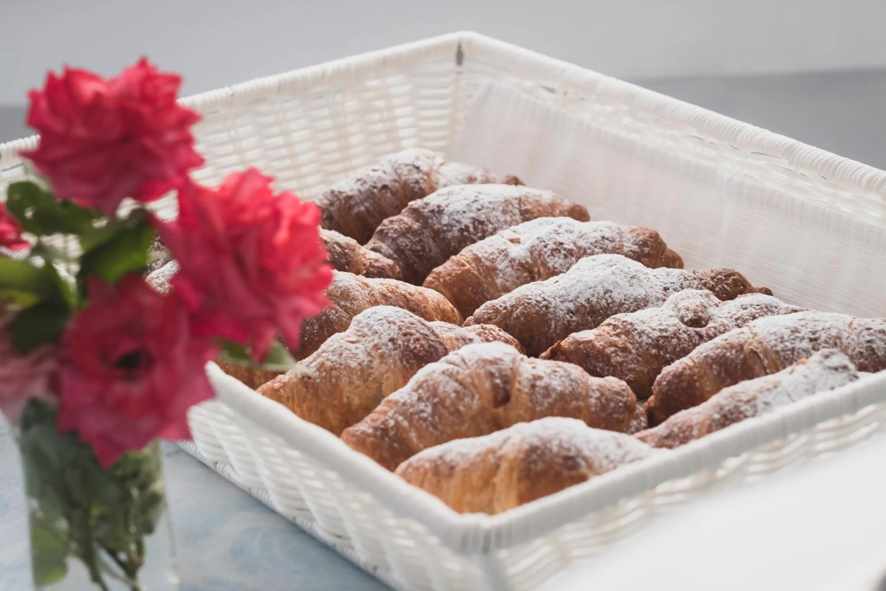 Food and drinks in Hotel Cheri