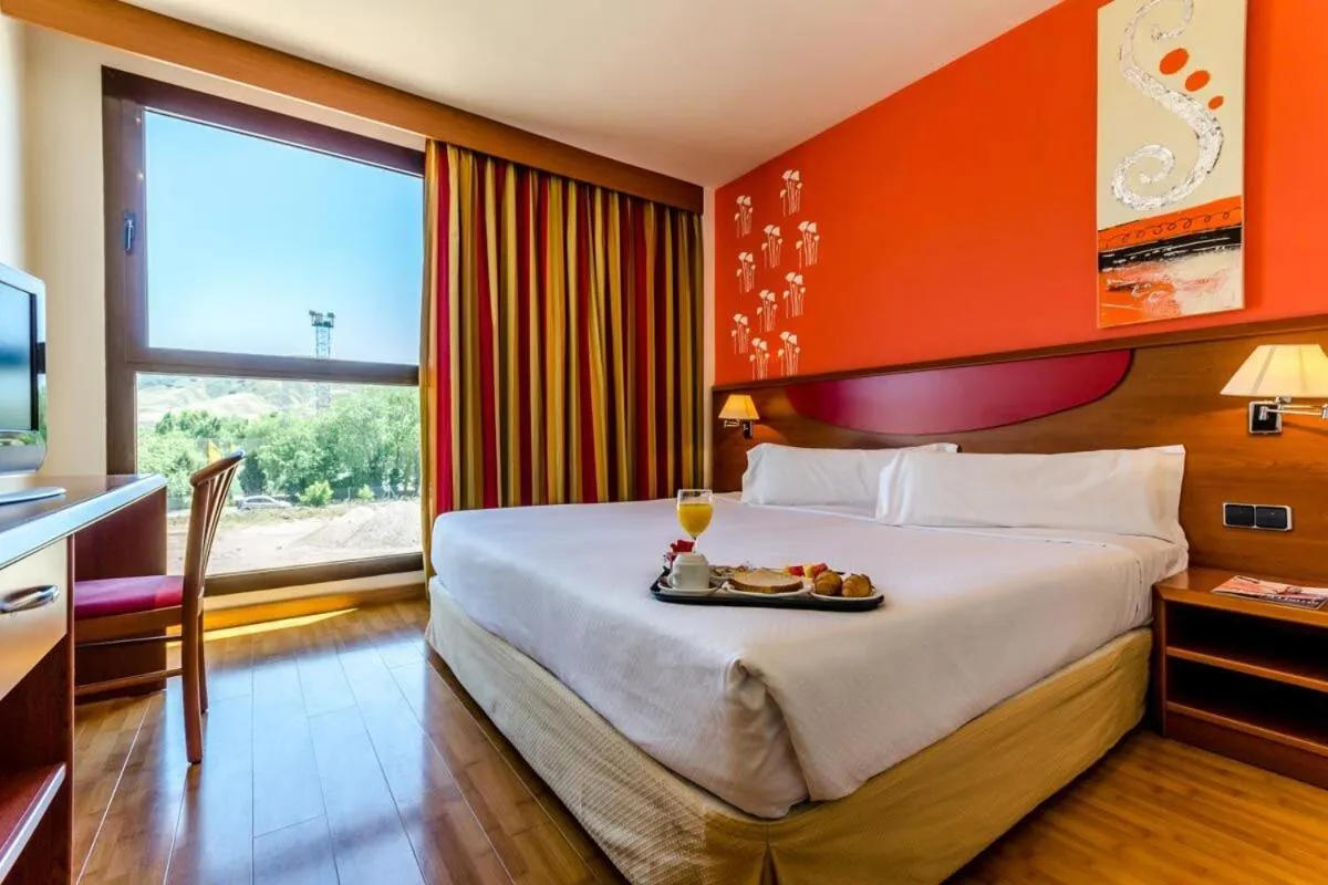 Day, Bed in Alcalá Plaza