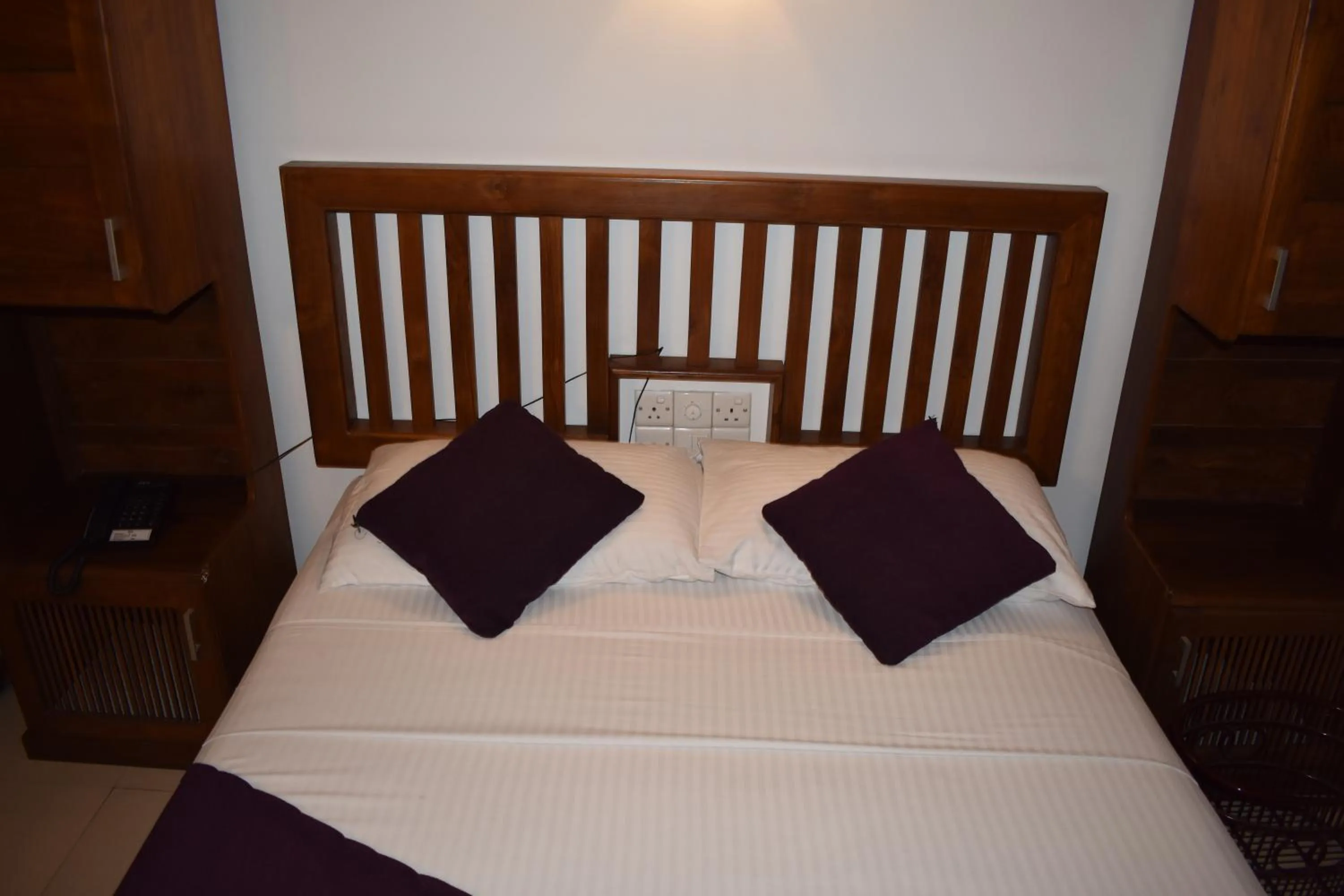 Photo of the whole room, Bed in Port View City Hotel