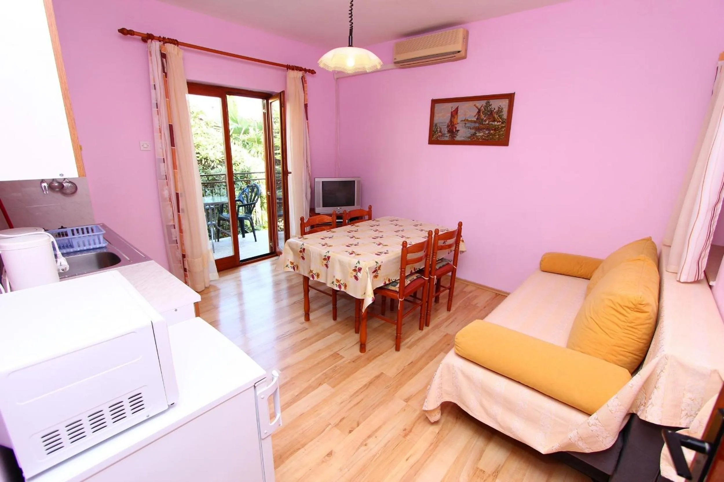 Kitchen or kitchenette, Bed in Apartments Antolovic