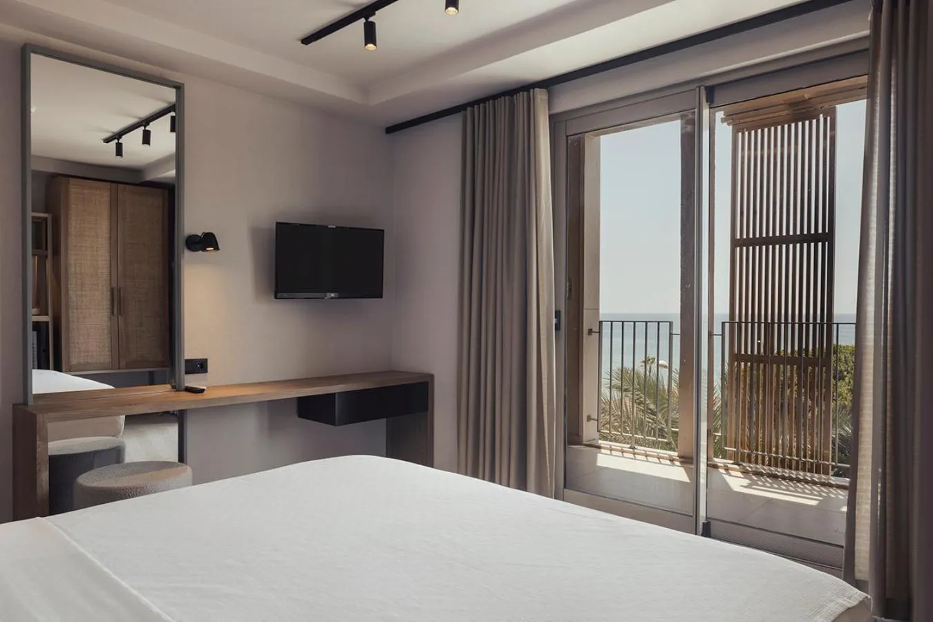 Bedroom, Bed in En Vie Beach Boutique Hotel - Adults Only