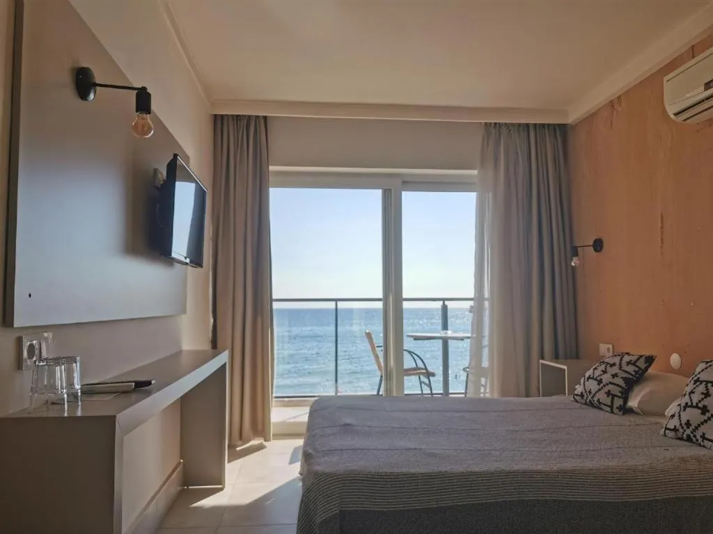 Bedroom, Bed in En Vie Beach Boutique Hotel - Adults Only