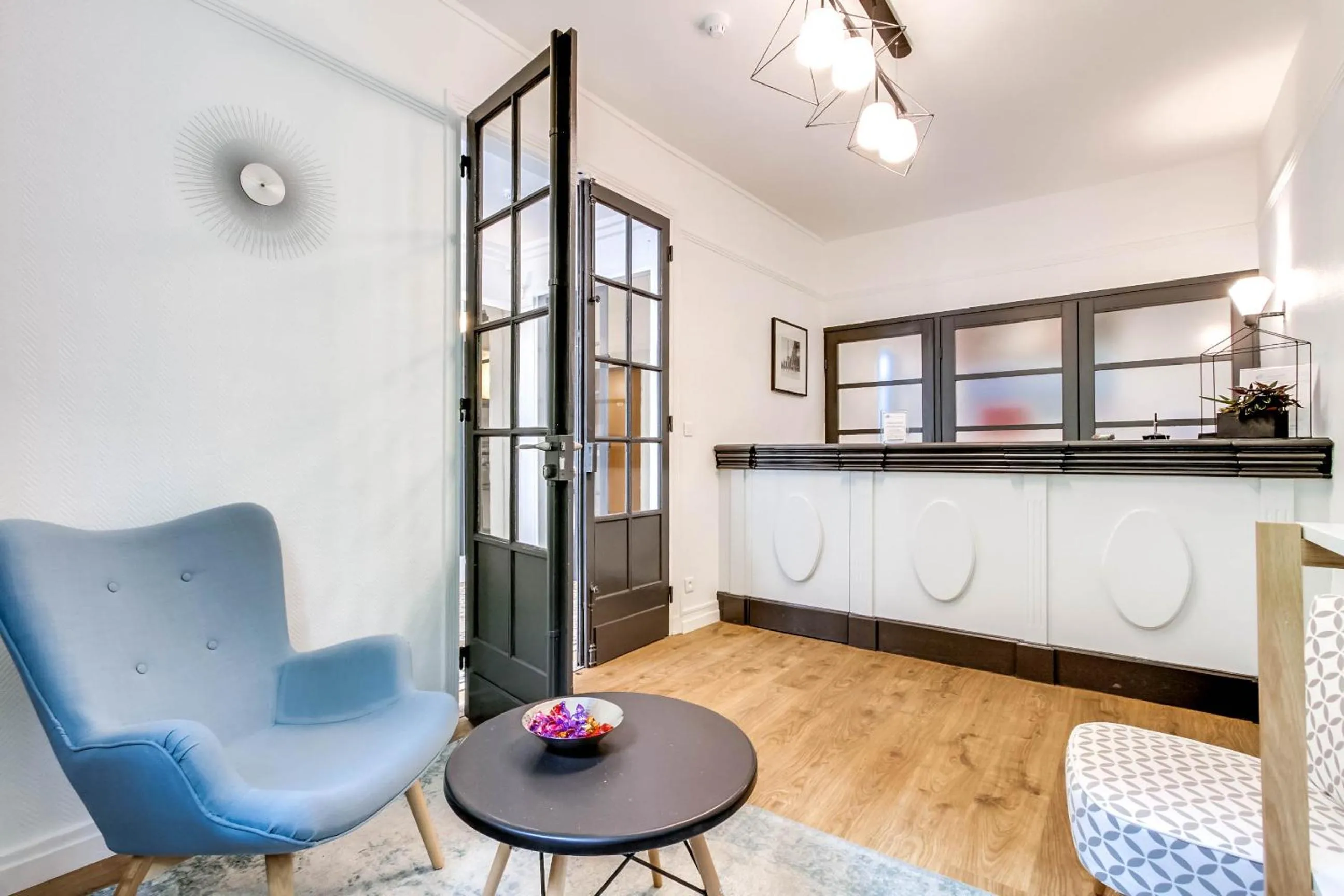 Lobby or reception in Hotel Résidence Paris Asnières