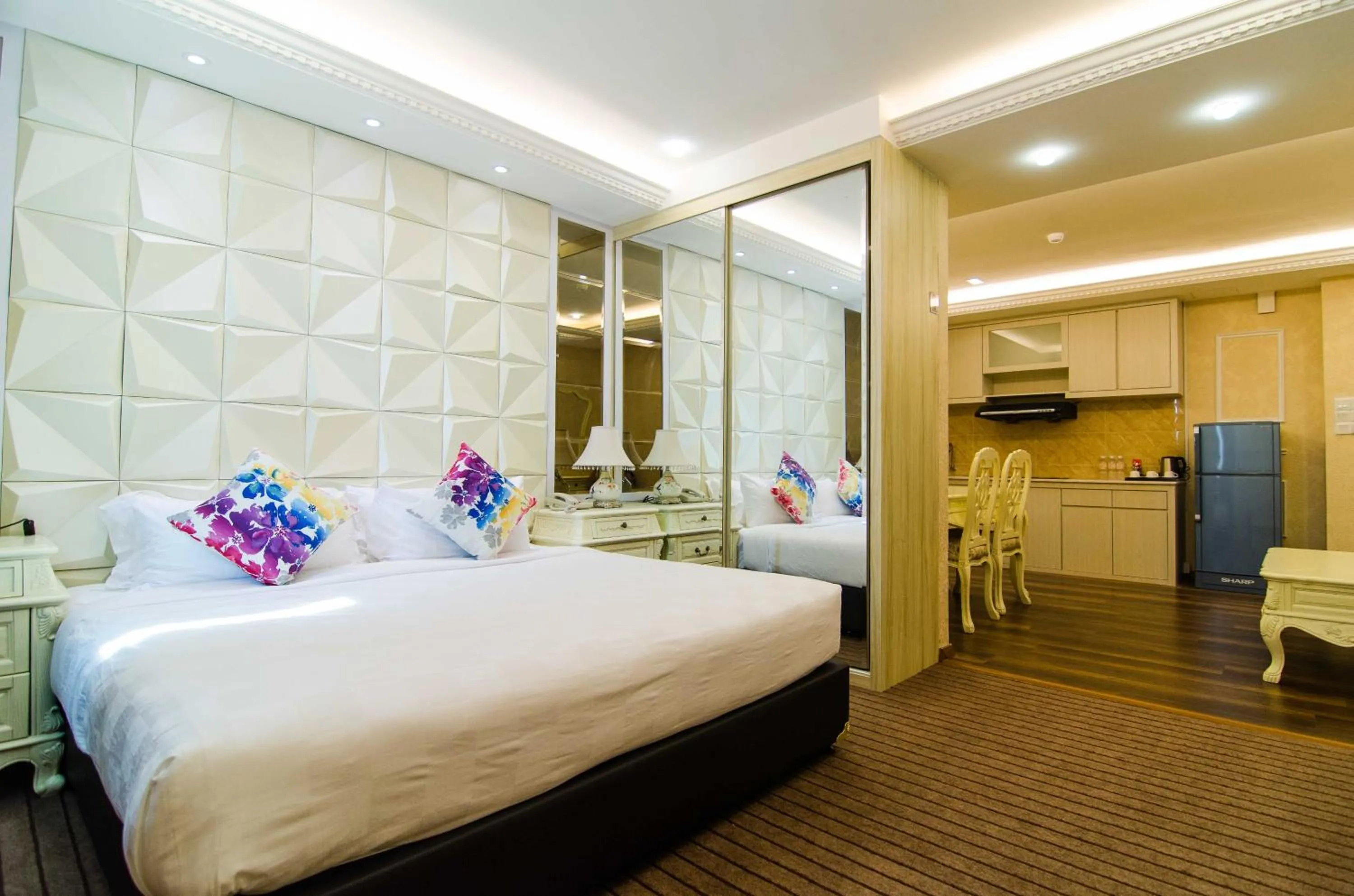 Photo of the whole room, Bed in Mornington Hotel Sitiawan
