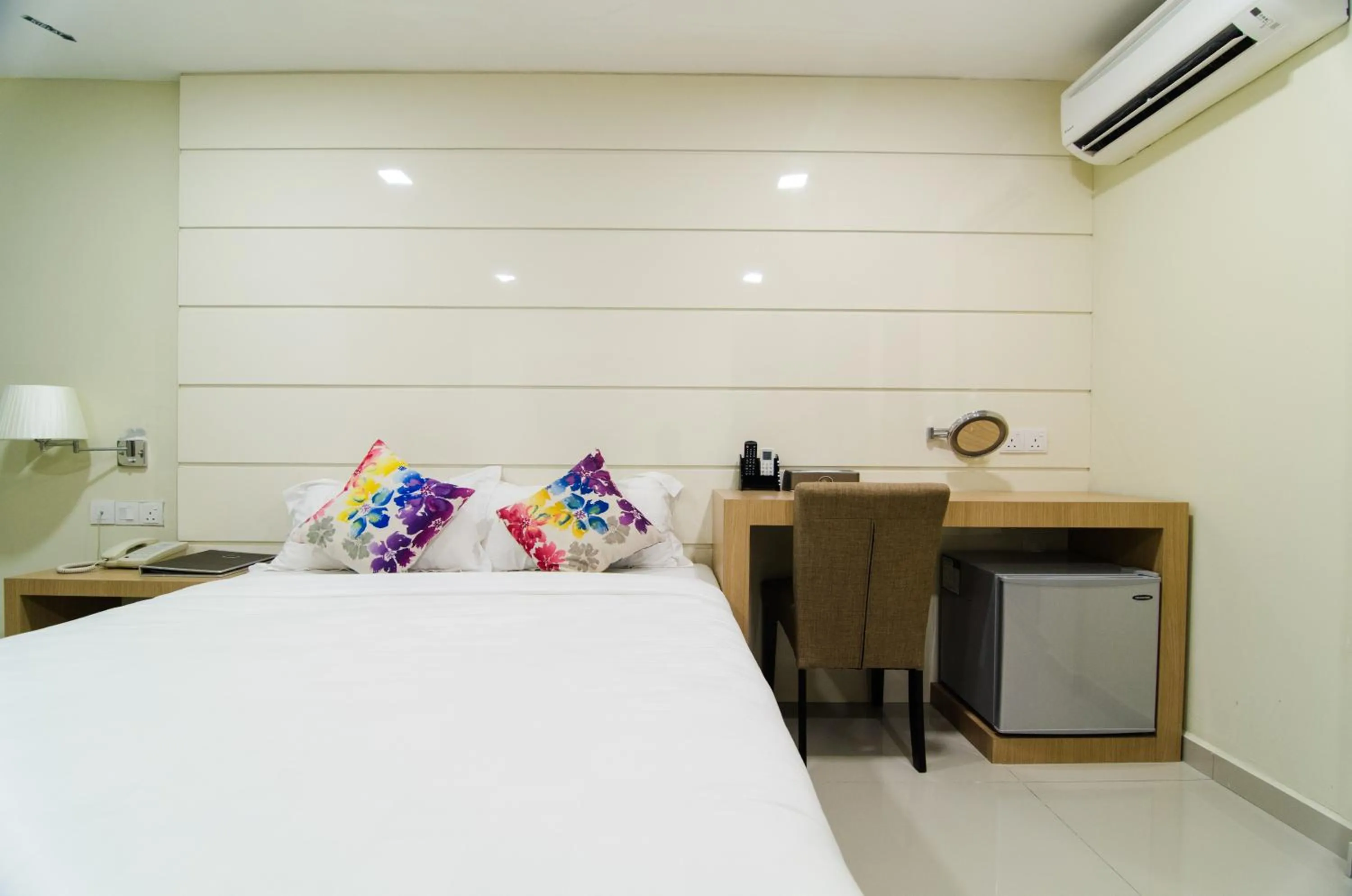 Bed in Mornington Hotel Sitiawan