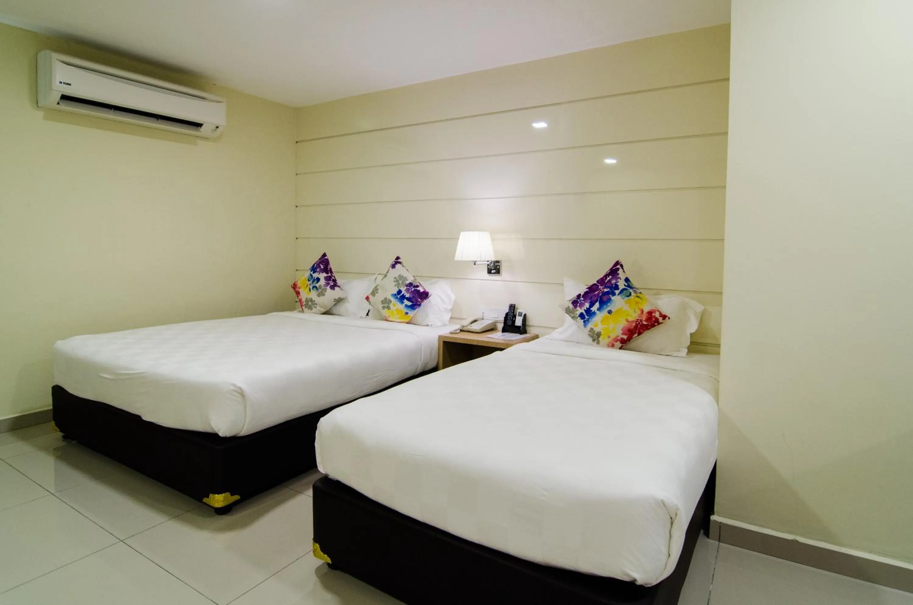 Bed in Mornington Hotel Sitiawan