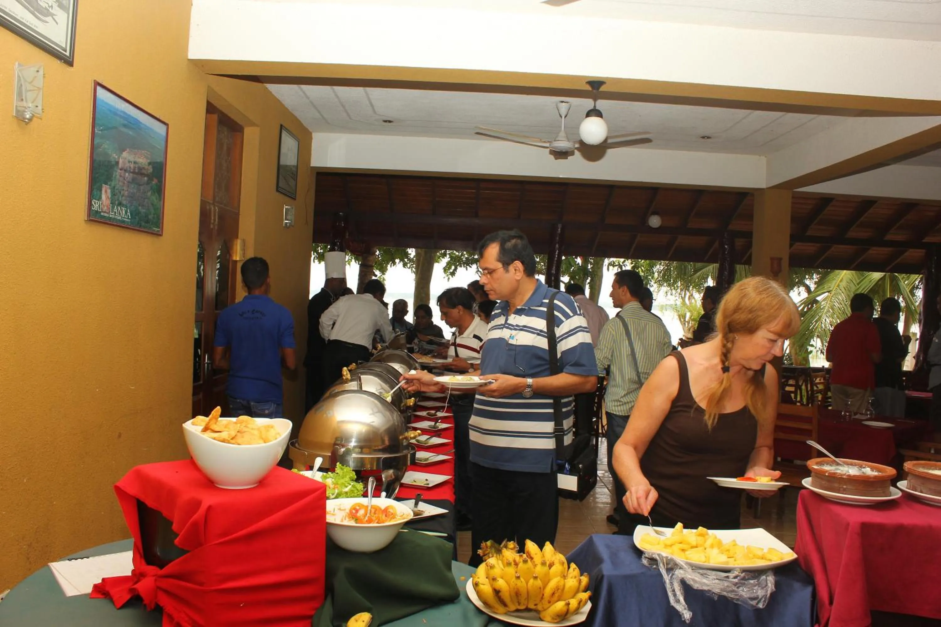 Lunch in Wila Safari Hotel