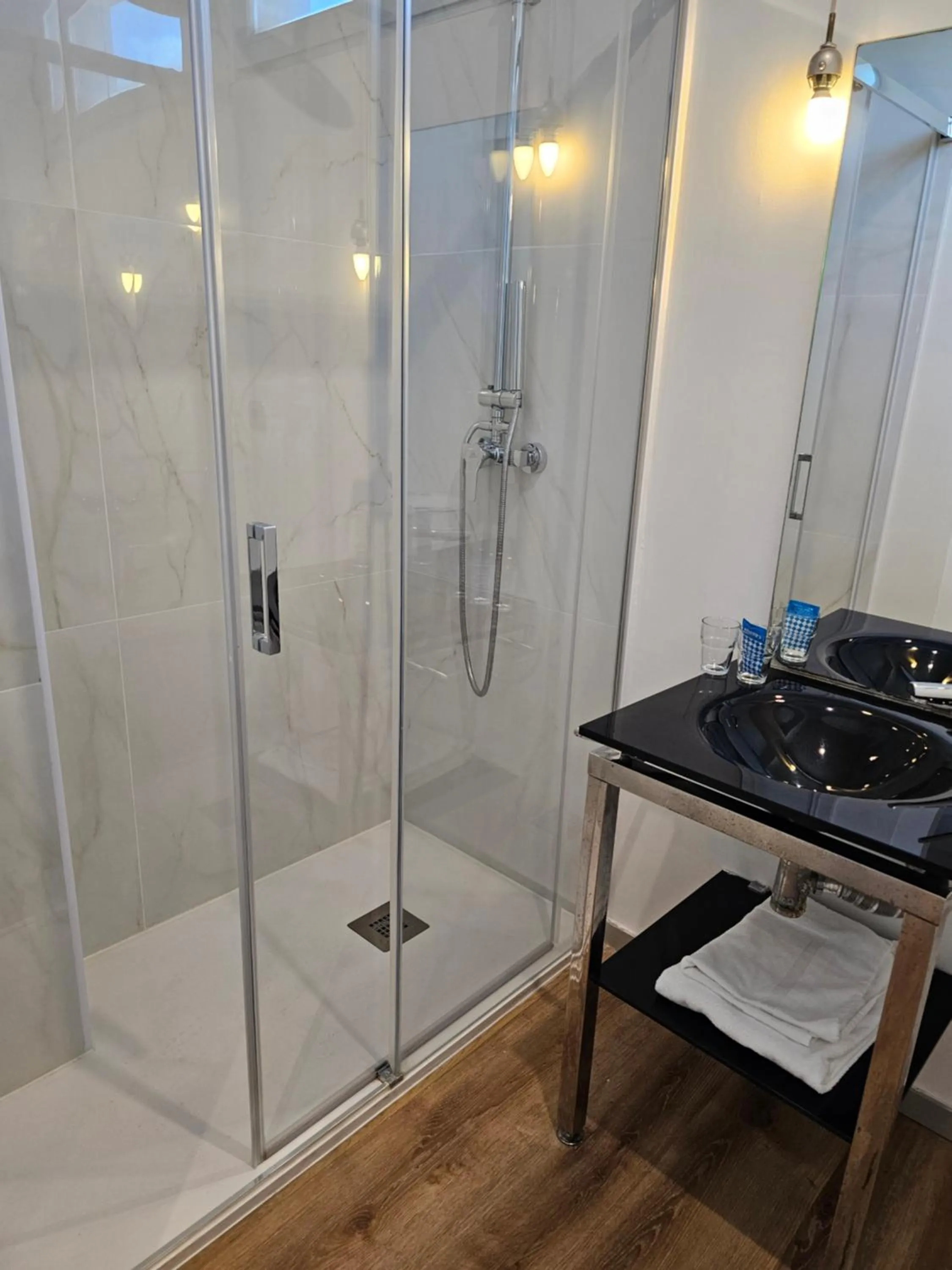 Shower in Hotel Villasegura