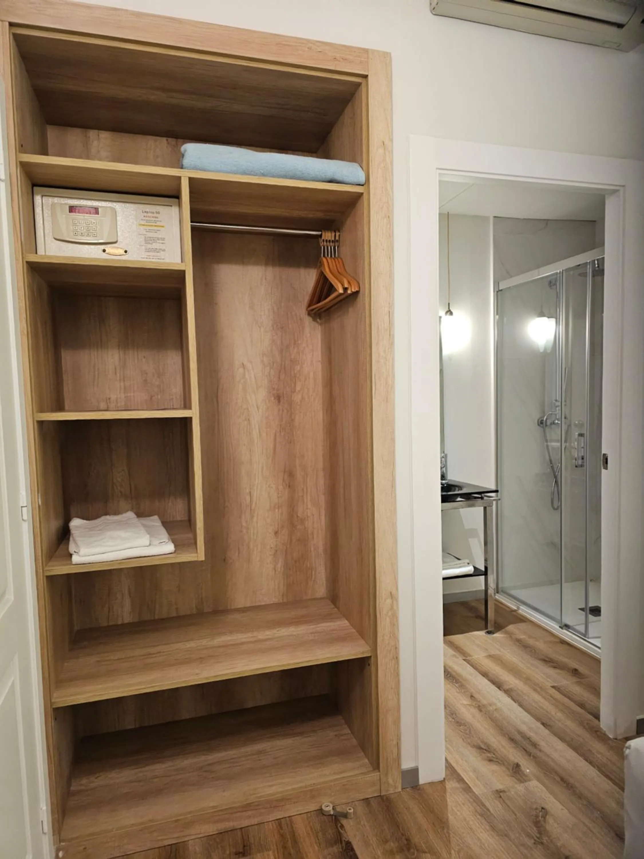 Toilet in Hotel Villasegura