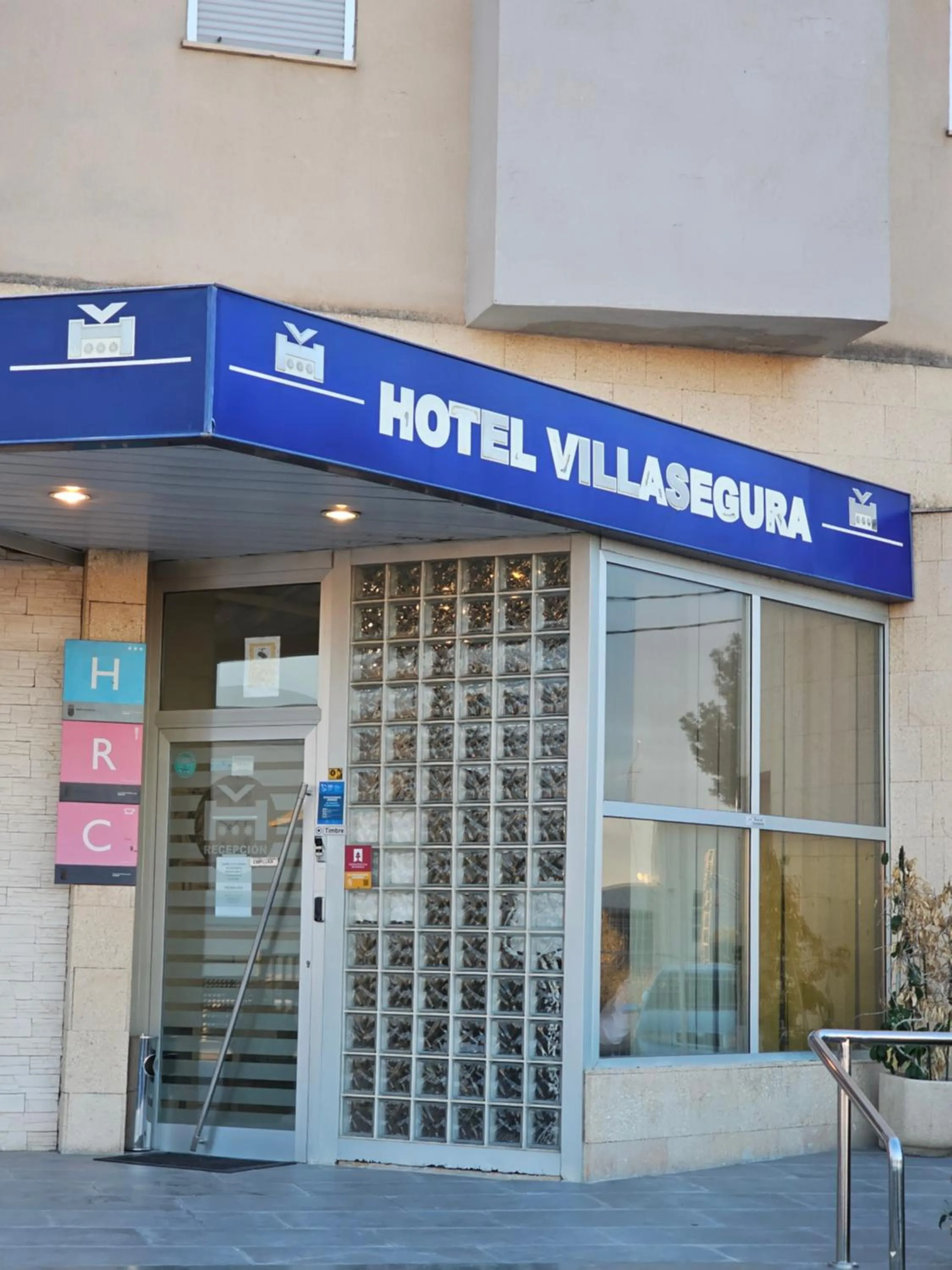 Facade/entrance in Hotel Villasegura