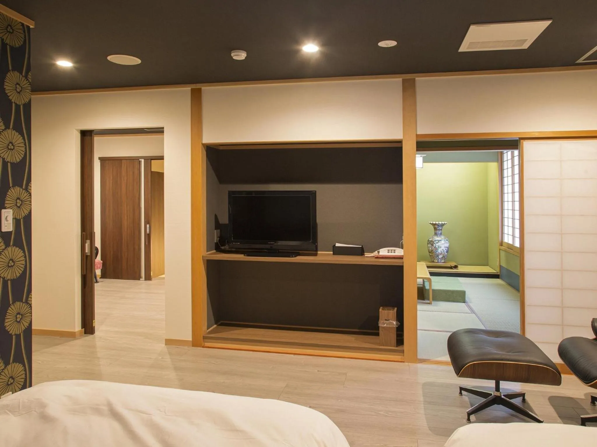 Bed in Sakaeya Hotel