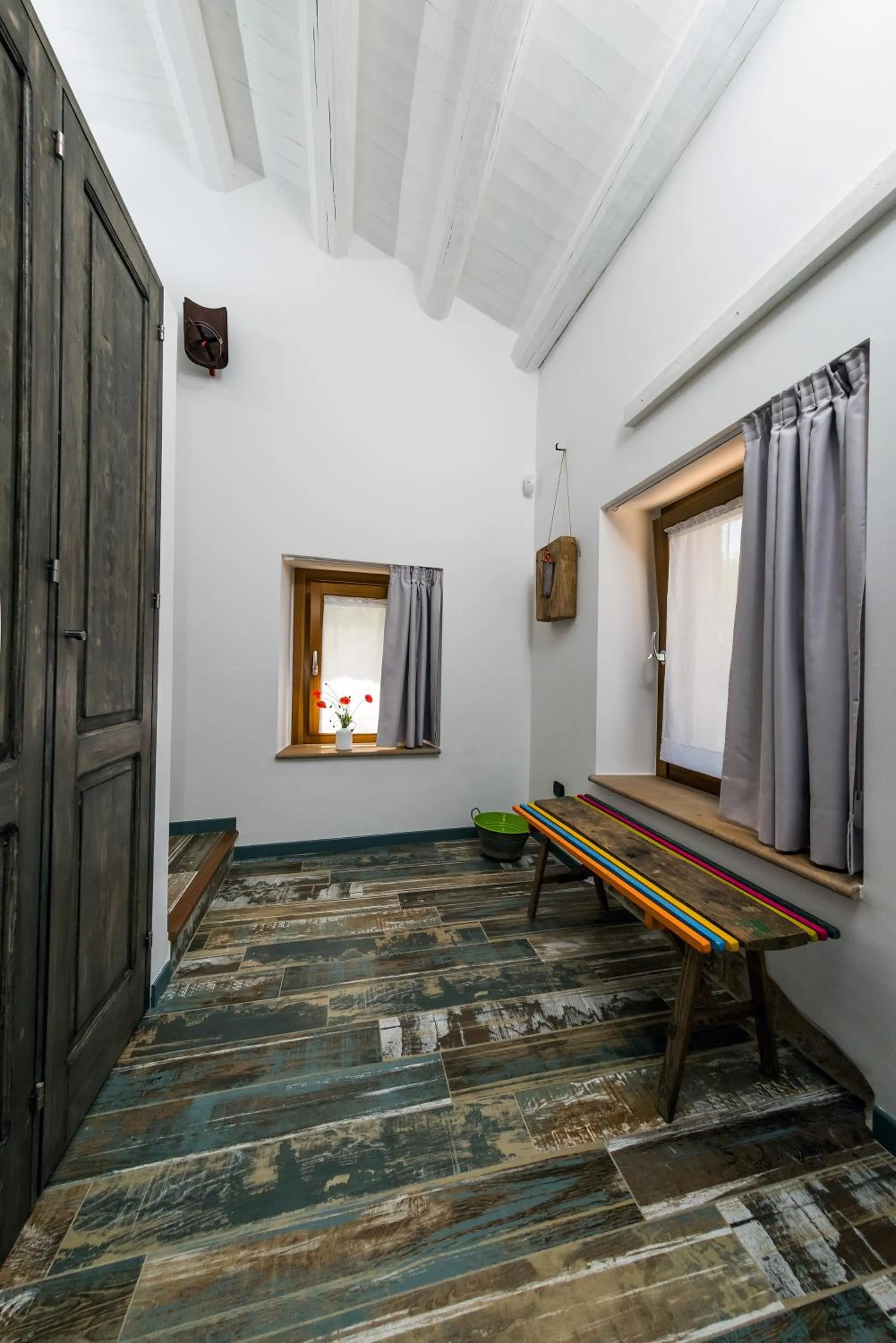 Decorative detail in La Quercia e l'Asino