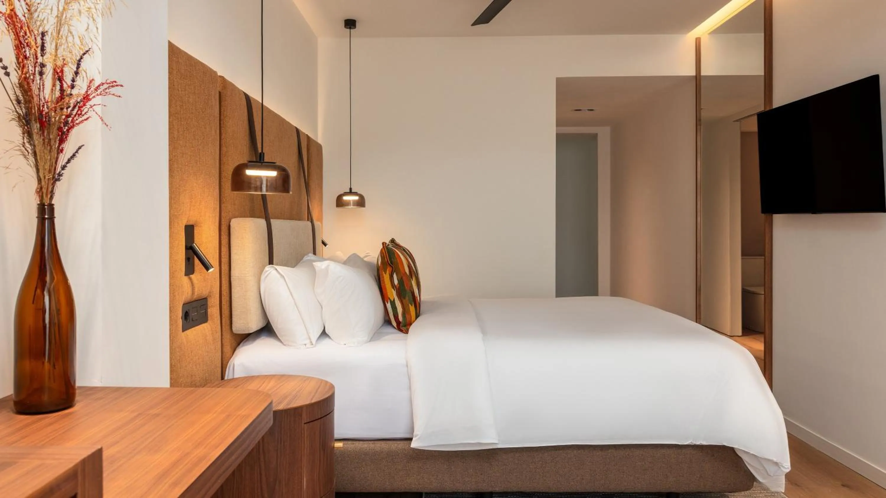 Photo of the whole room, Bed in Hotel Indigo Gandia Beach by IHG