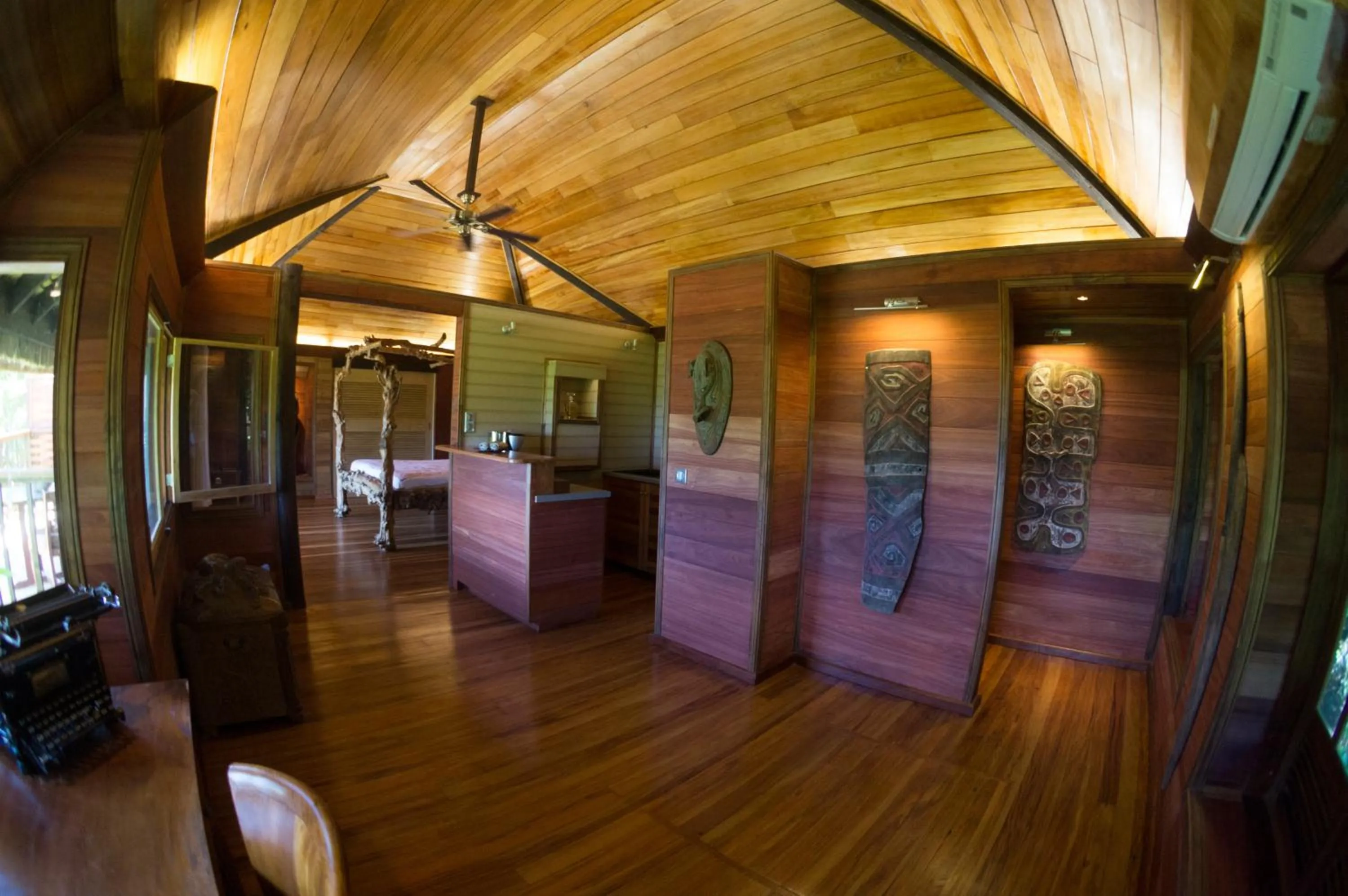 Photo of the whole room in Rohotu Fare