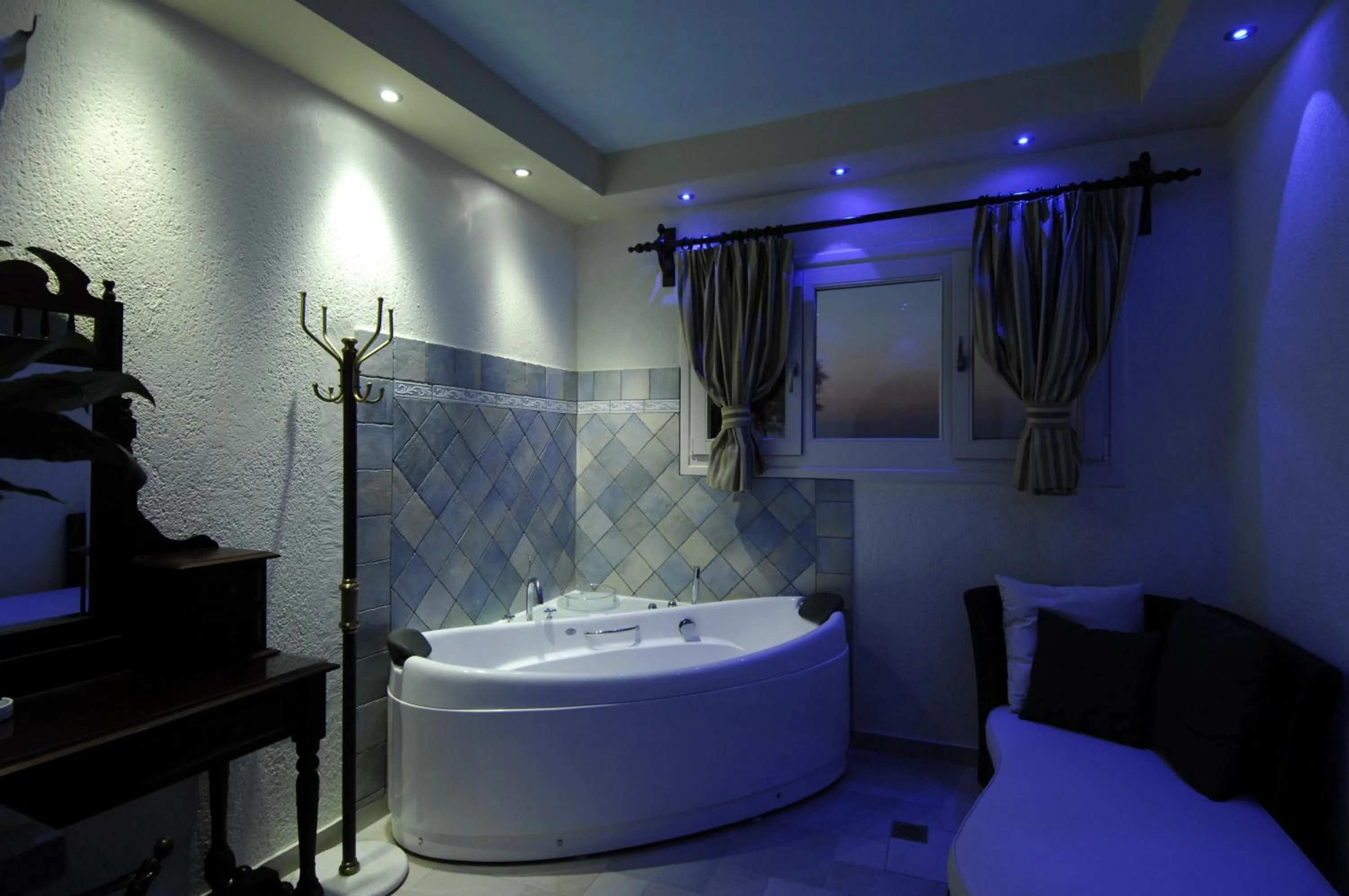 Shower in Contaratos Beach Hotel