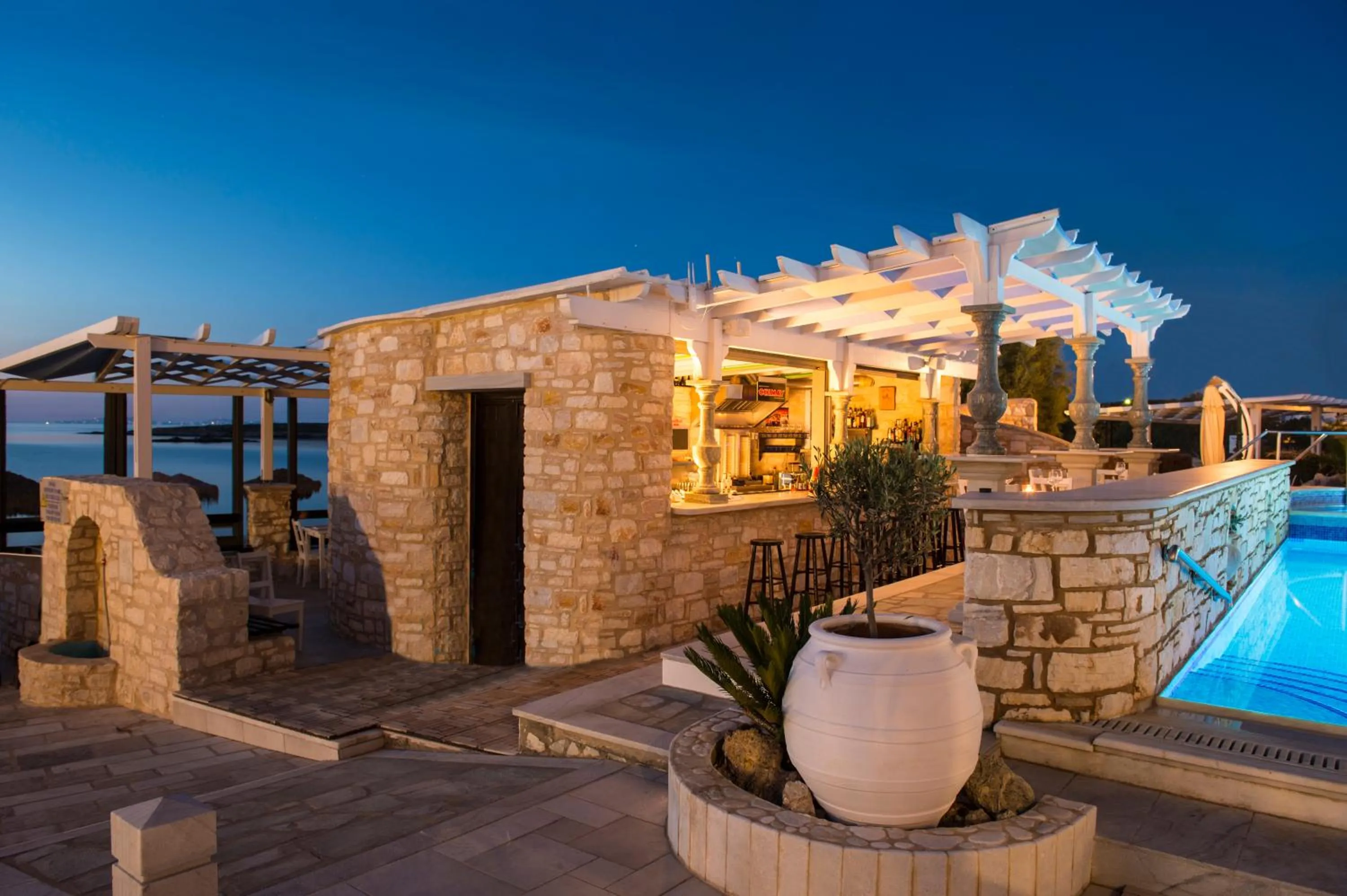 Lounge or bar in Contaratos Beach Hotel