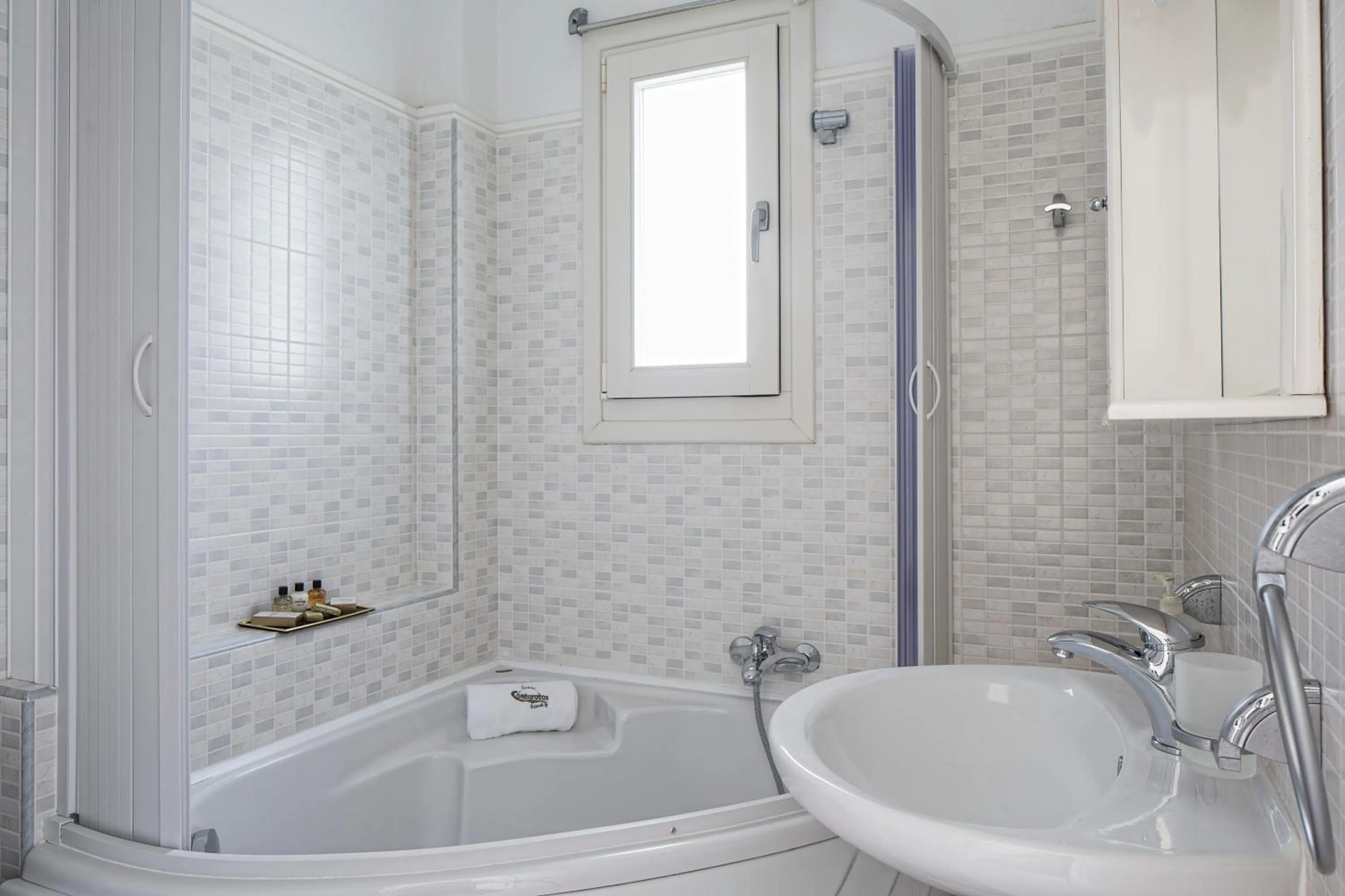 Bathroom in Contaratos Beach Hotel