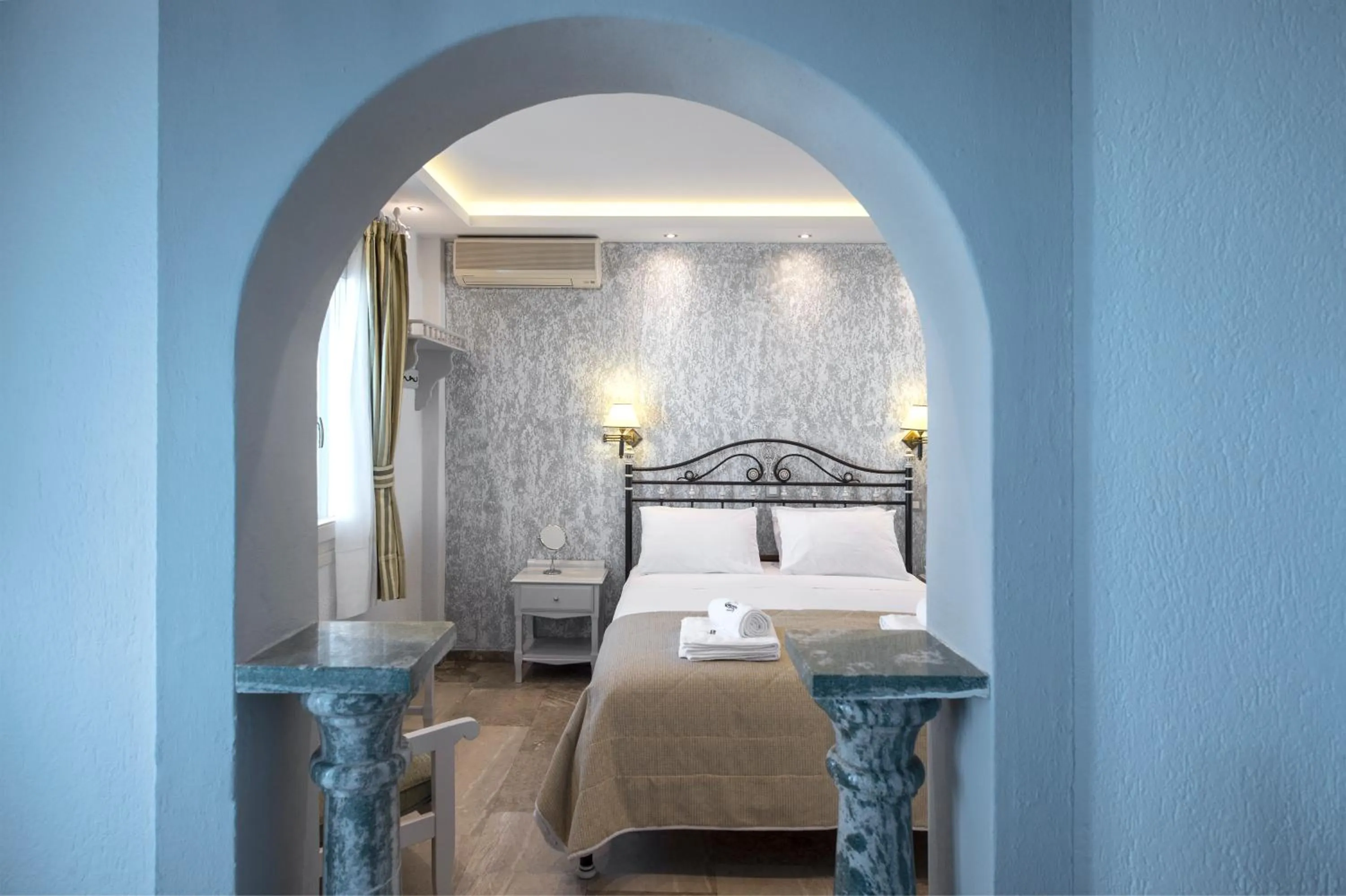 Bed in Contaratos Beach Hotel