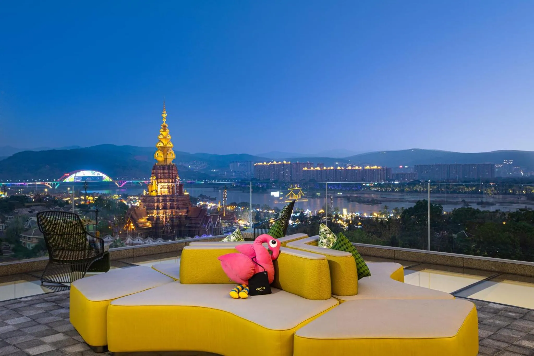 Lounge or bar in voco Xishuangbanna Gaozhuang by IHG