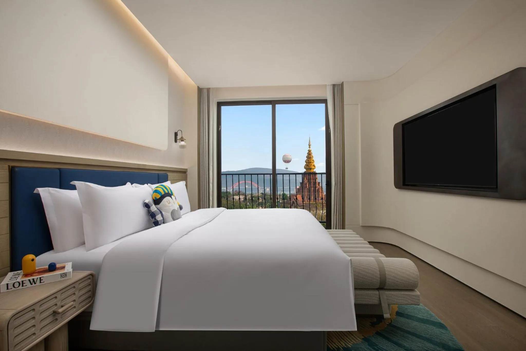 Photo of the whole room, Bed in voco Xishuangbanna Gaozhuang by IHG