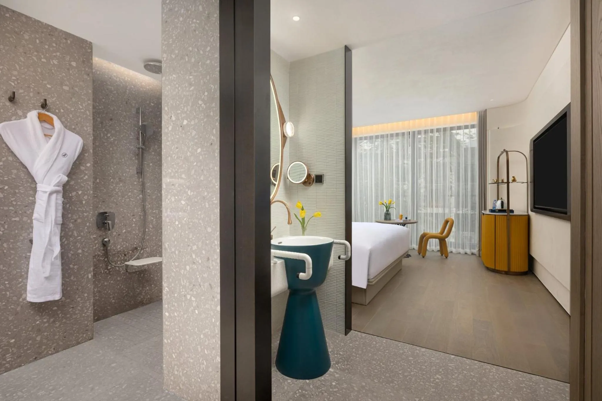 Photo of the whole room, Bed in voco Xishuangbanna Gaozhuang by IHG