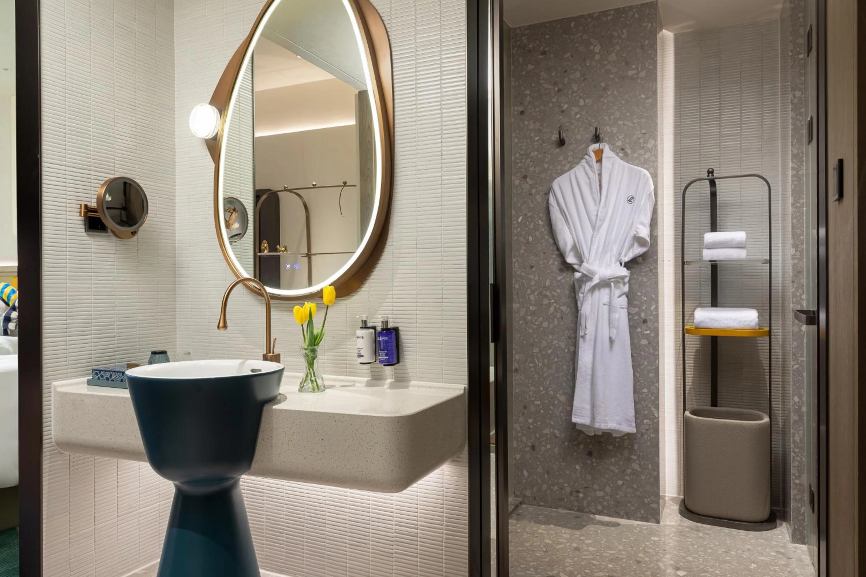 Shower in voco Xishuangbanna Gaozhuang by IHG